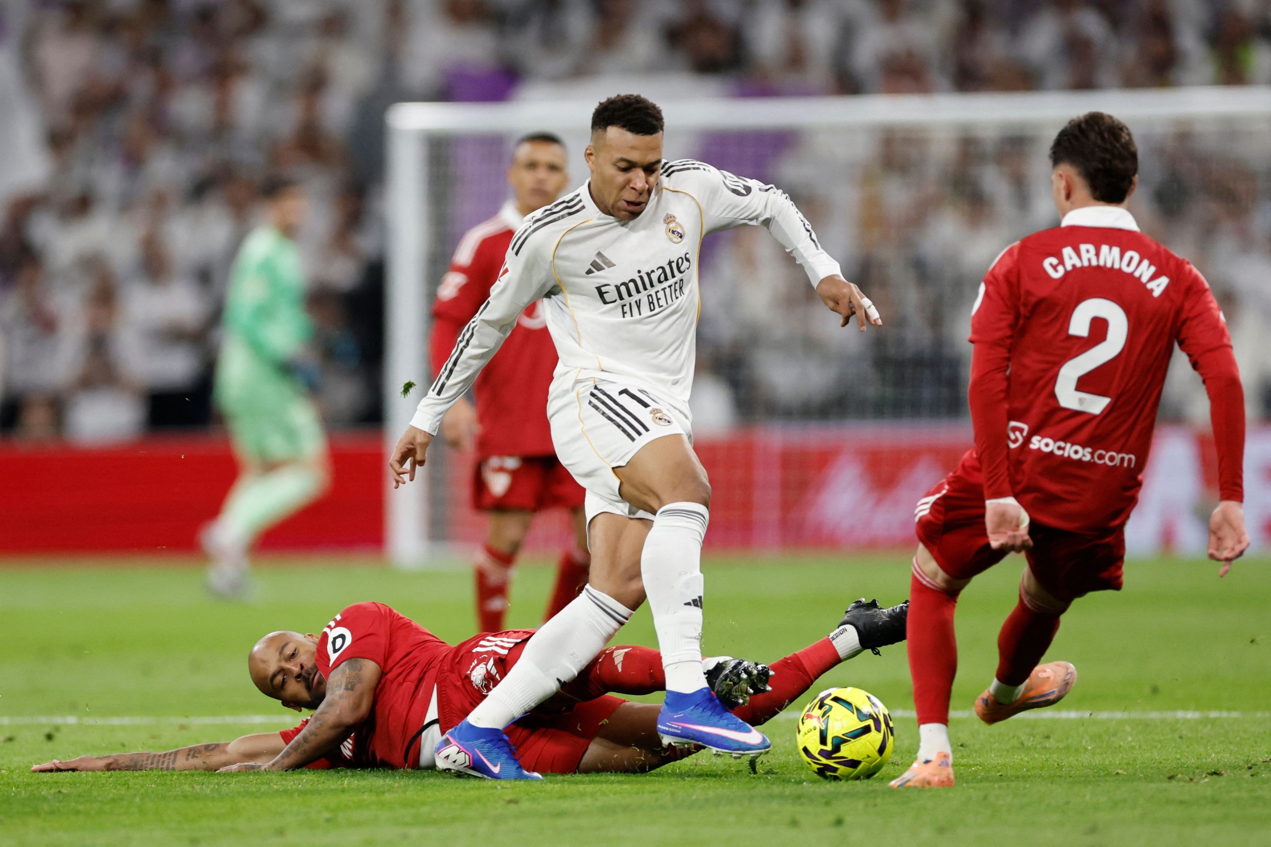 Mbappe equals Ronaldo record as Real close gap on Barcelona