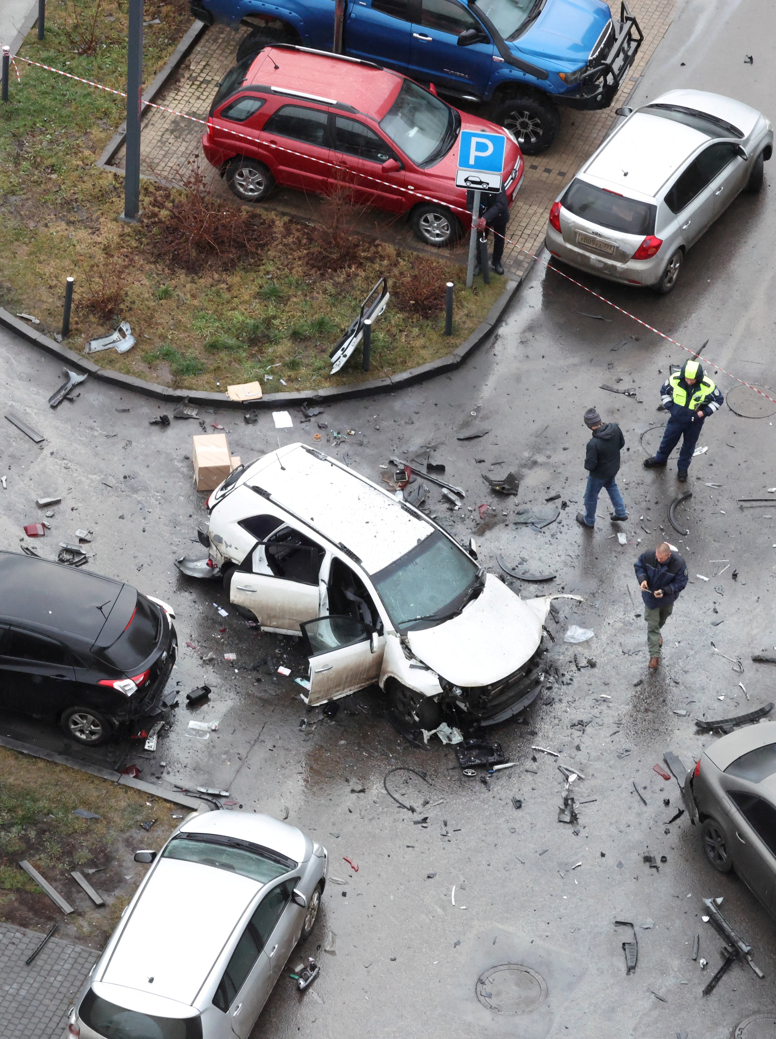 Moscow car blast kills Russian general as Ukraine peace talks stall
