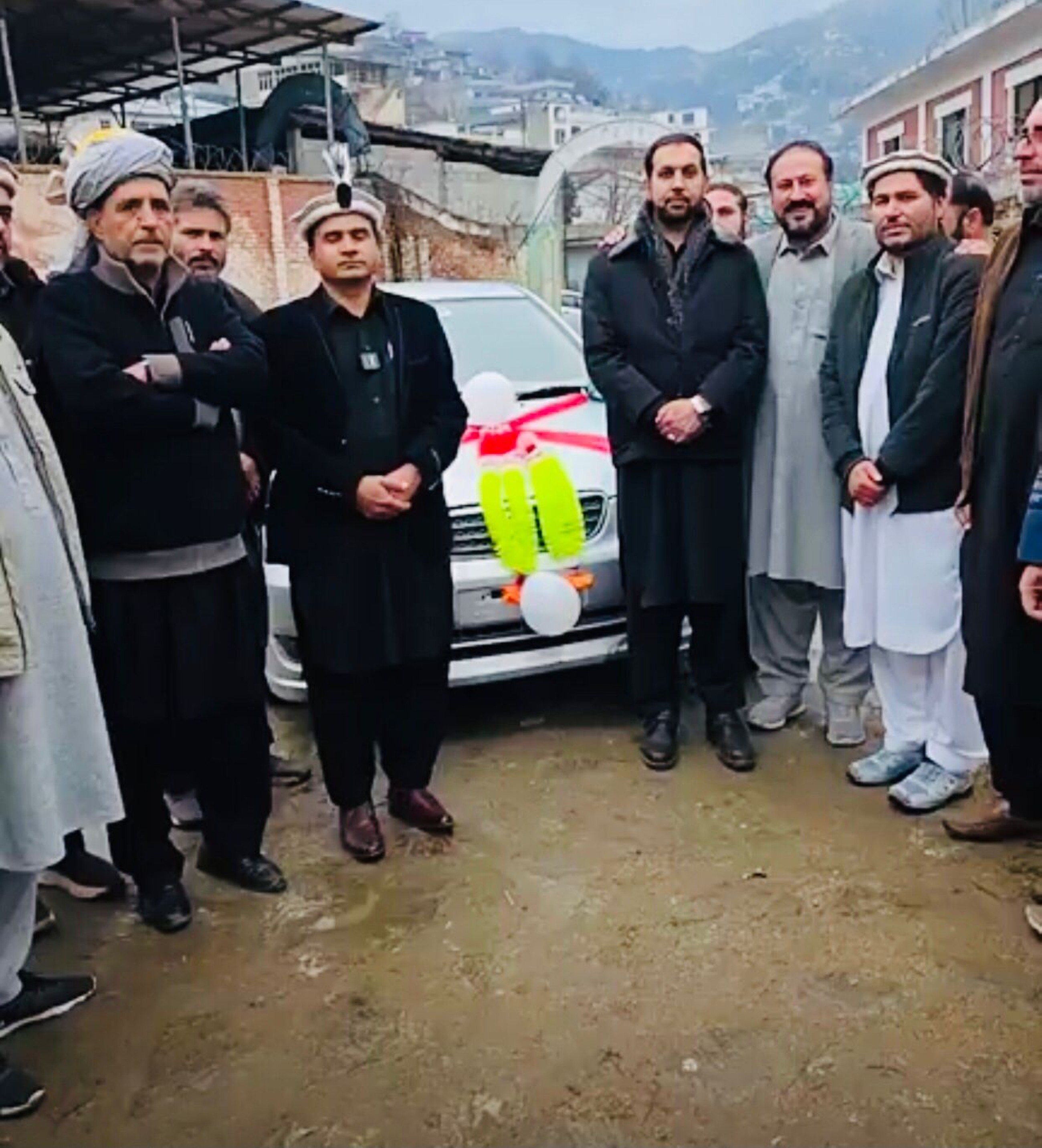 Pakistani students make history by gifting a luxury car to loyal teacher