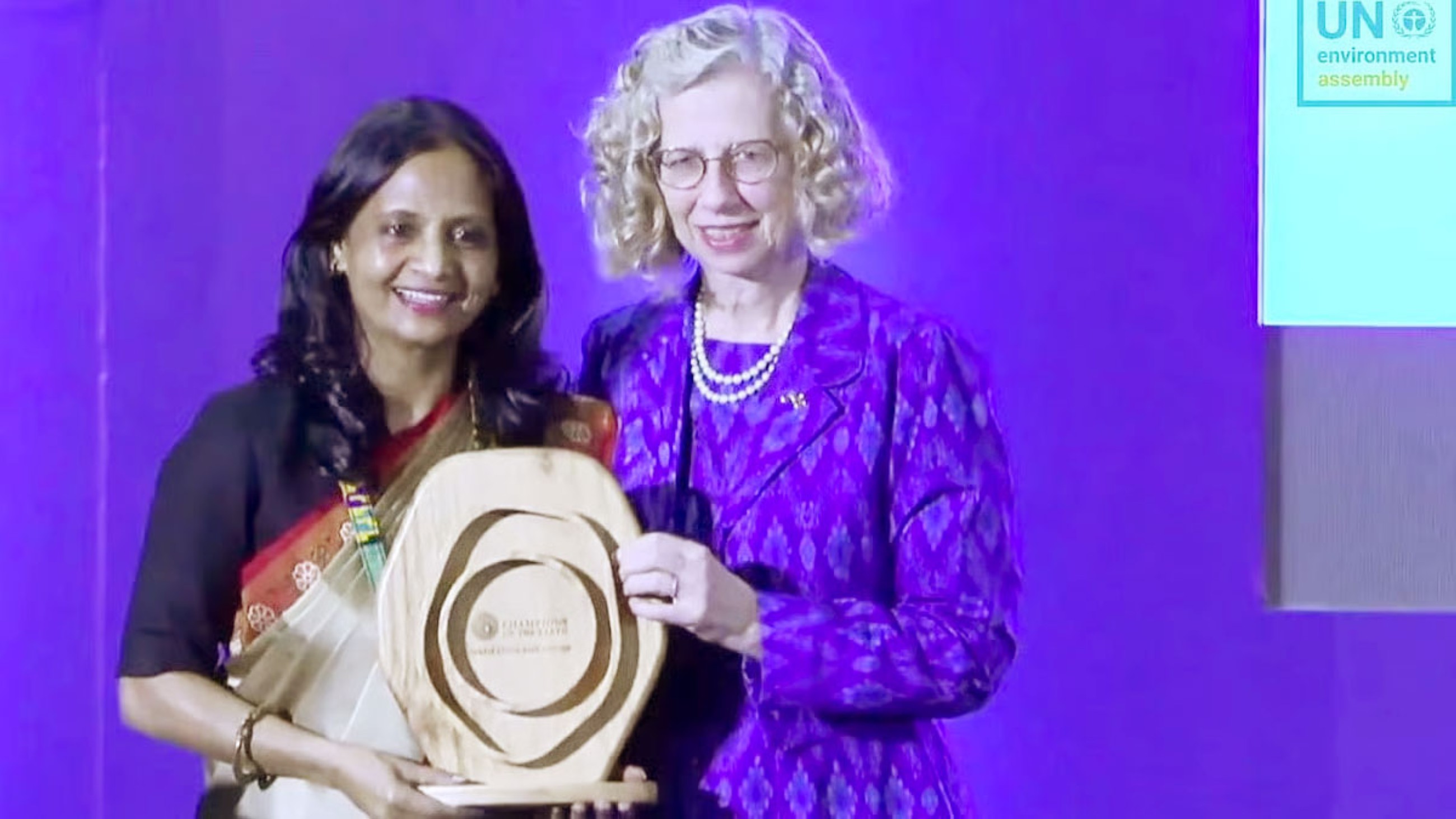 Indian government official receives UNEP award