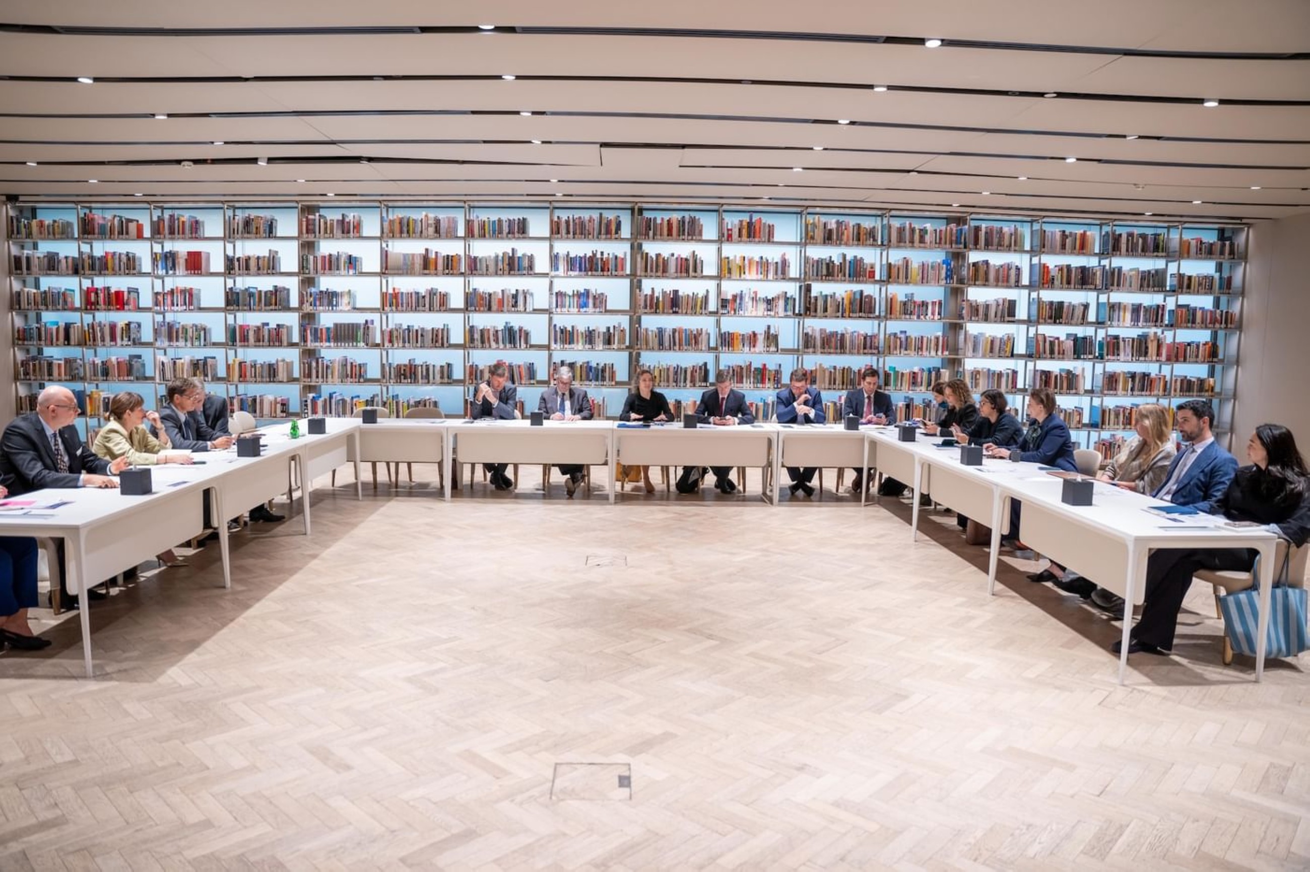 17 EU ambassadors, diplomats explore relations with Sharjah