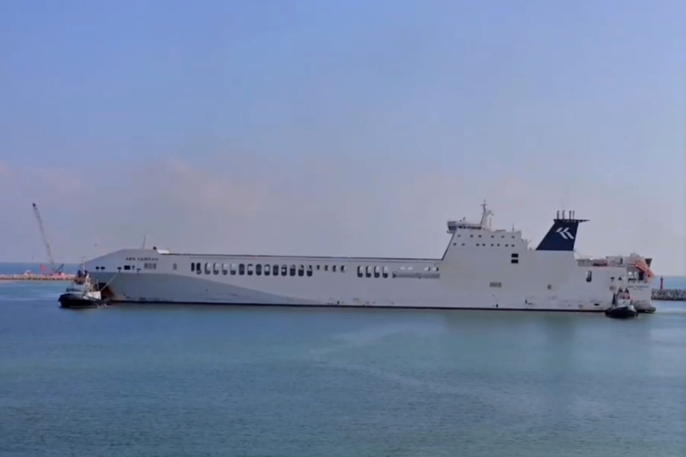 Mohammed Bin Rashid humanitarian ship arrives in Al Arish carrying aid for Gaza