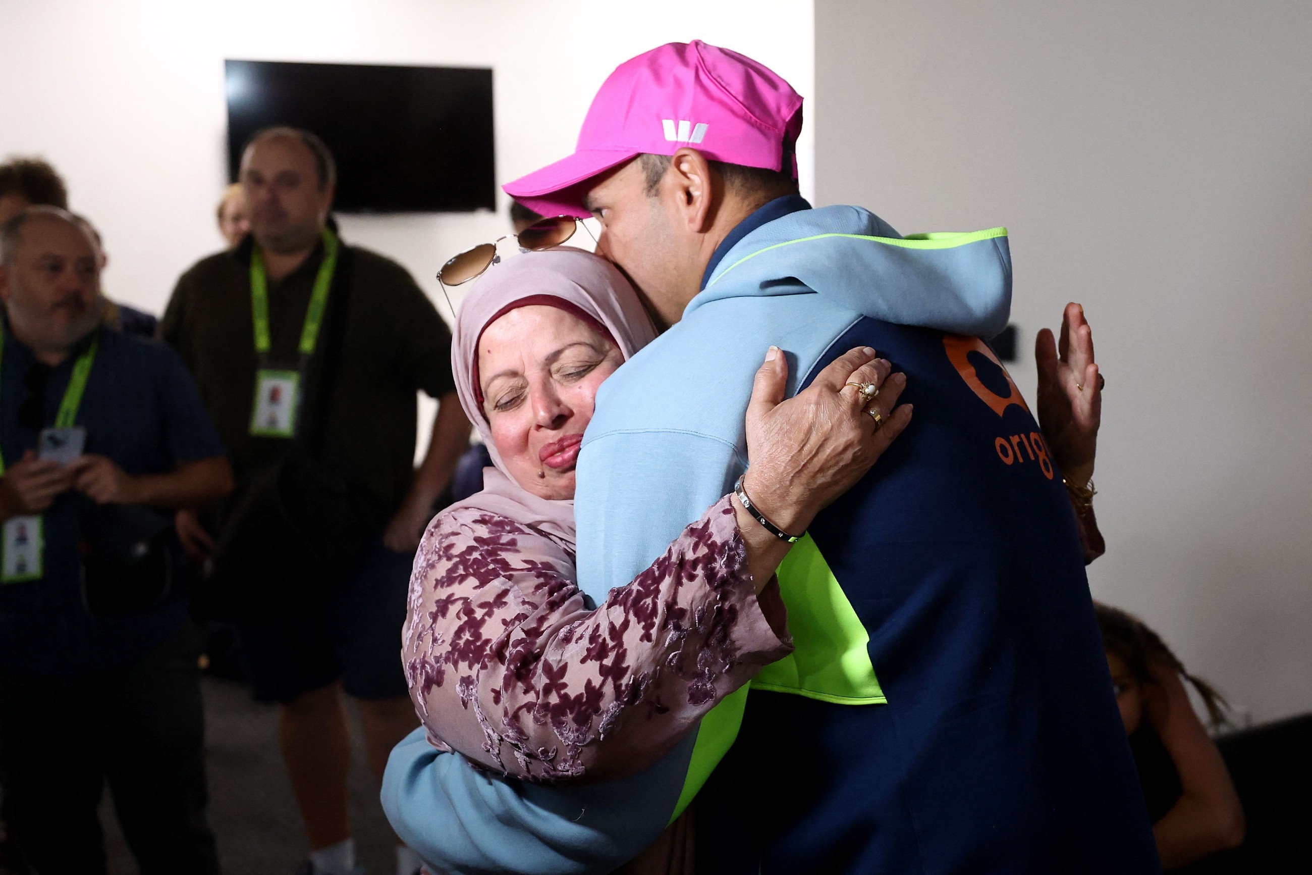 Veteran Australia batter Khawaja to retire after Ashes finale, slams 'racial stereotyping'