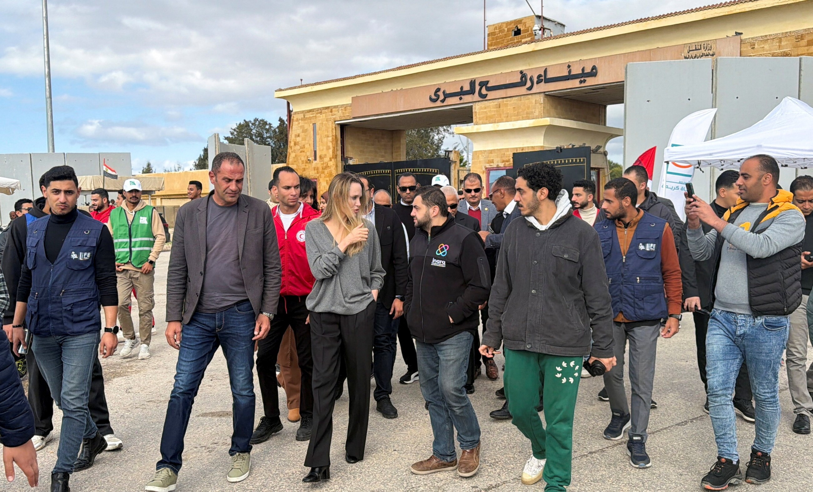 Angelina Jolie visits Egyptian side of Gaza's Rafah crossing