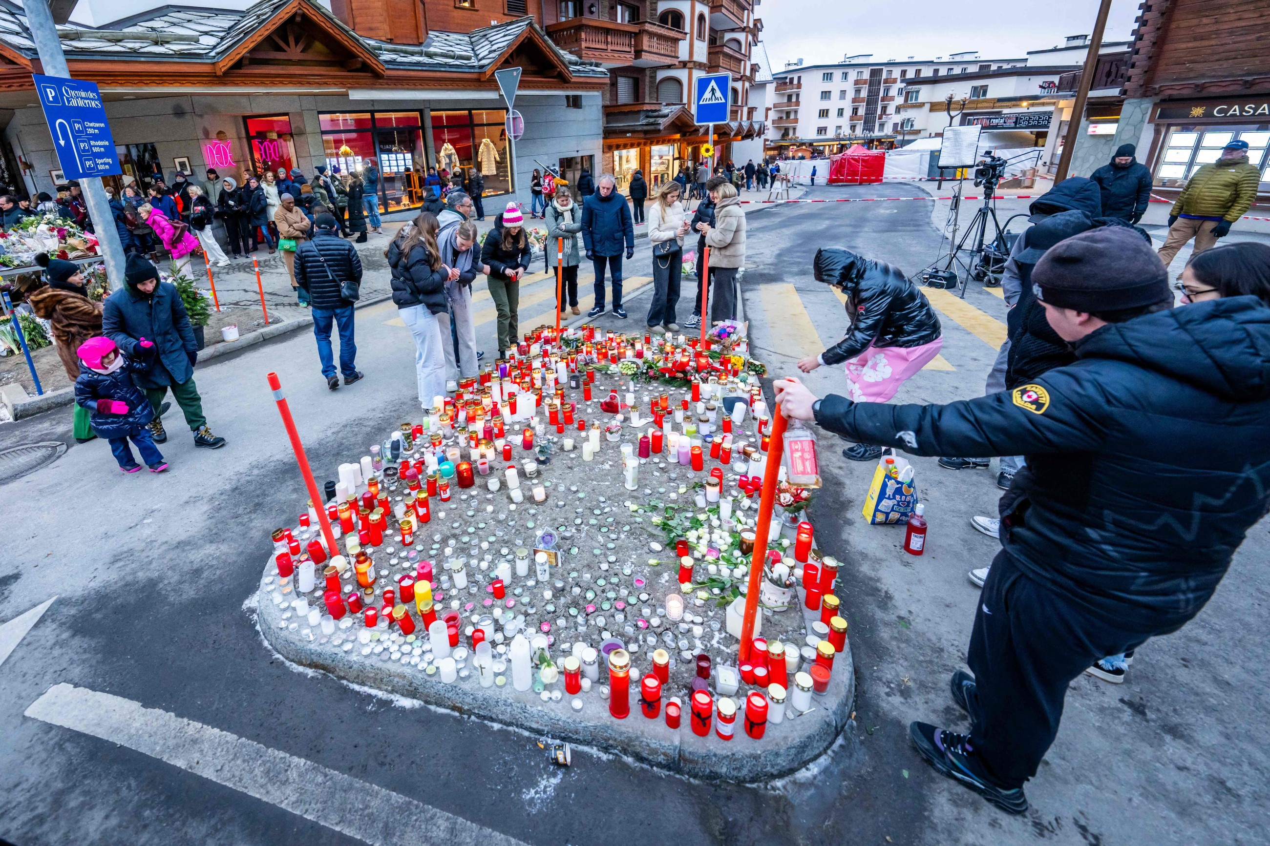 UAE expresses solidarity with Switzerland over victims of ski resort fire