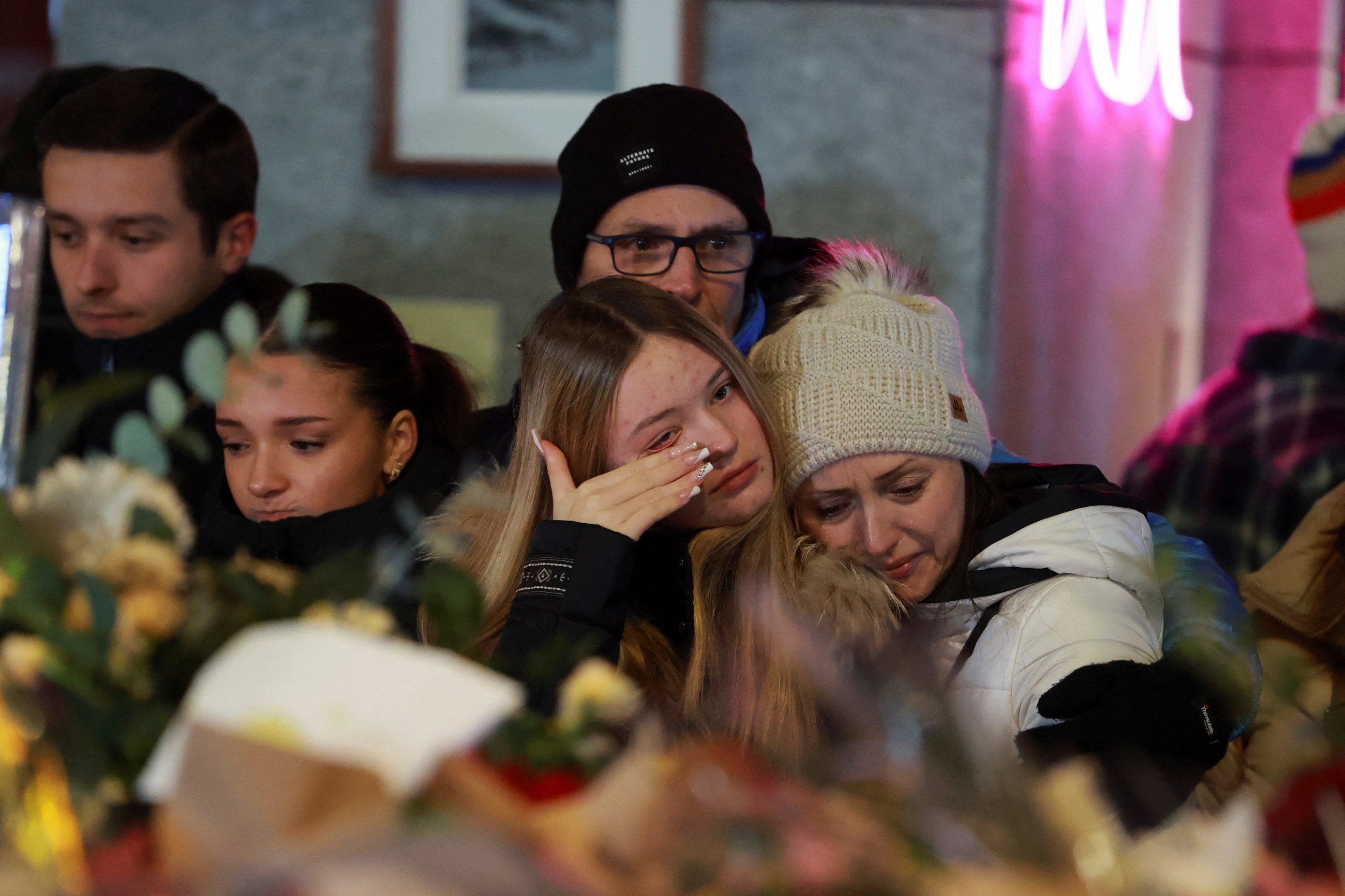 UAE expresses solidarity with Switzerland over victims of ski resort fire