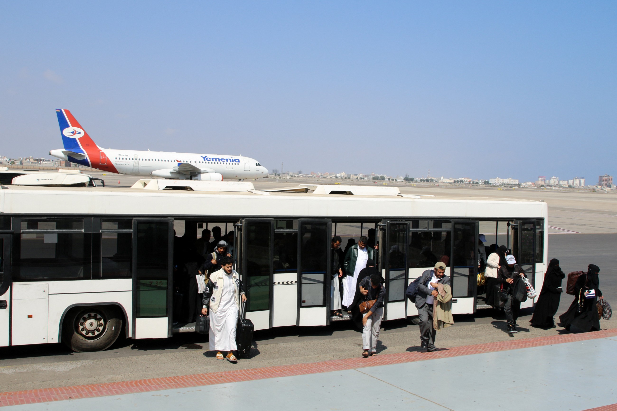 UAE urges Yemenis to exercise wisdom, de-escalate tension, resolve differences through dialogue