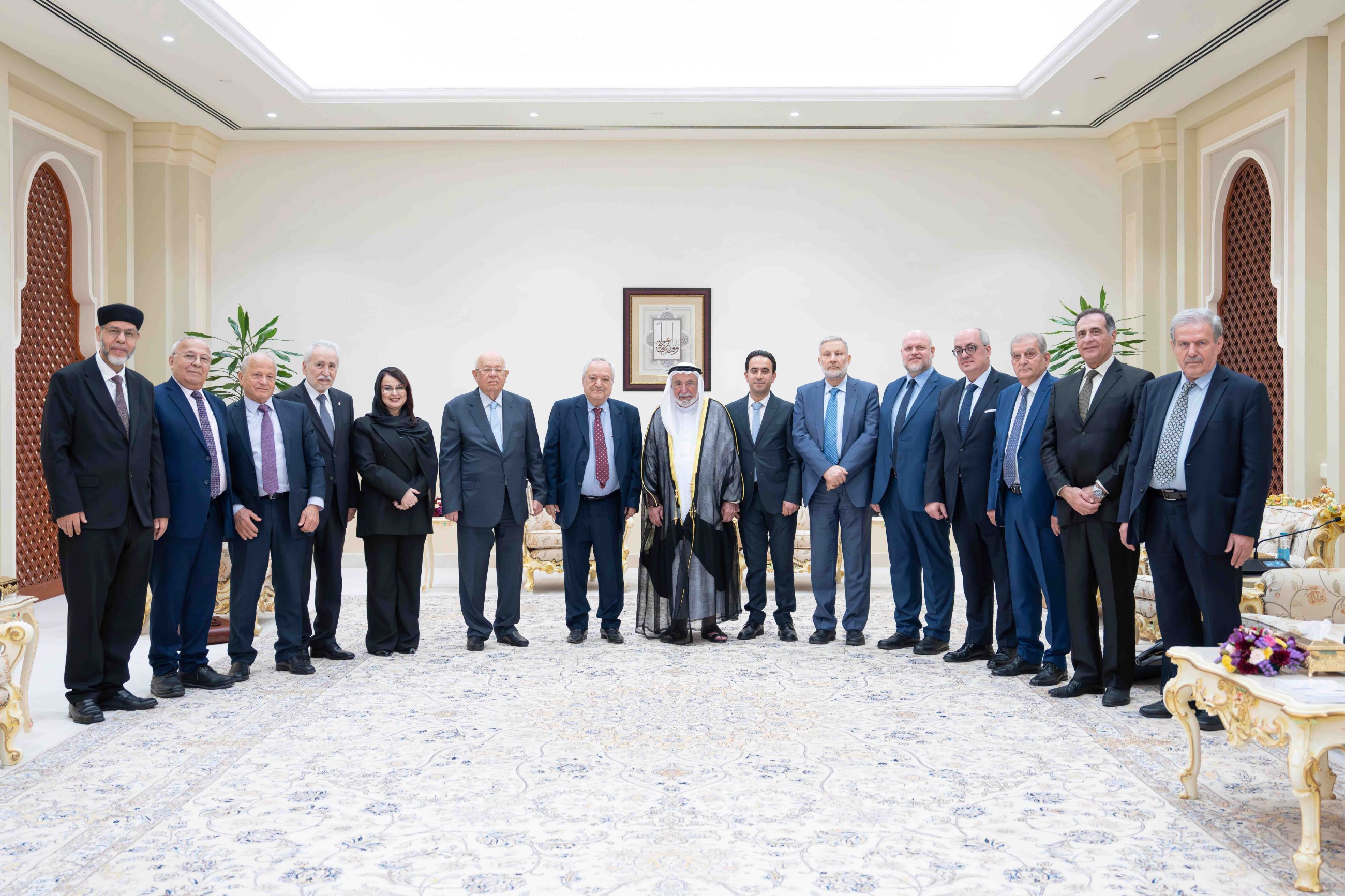 Sheikh Sultan receives delegation of Arabic Language Academy in Beirut
