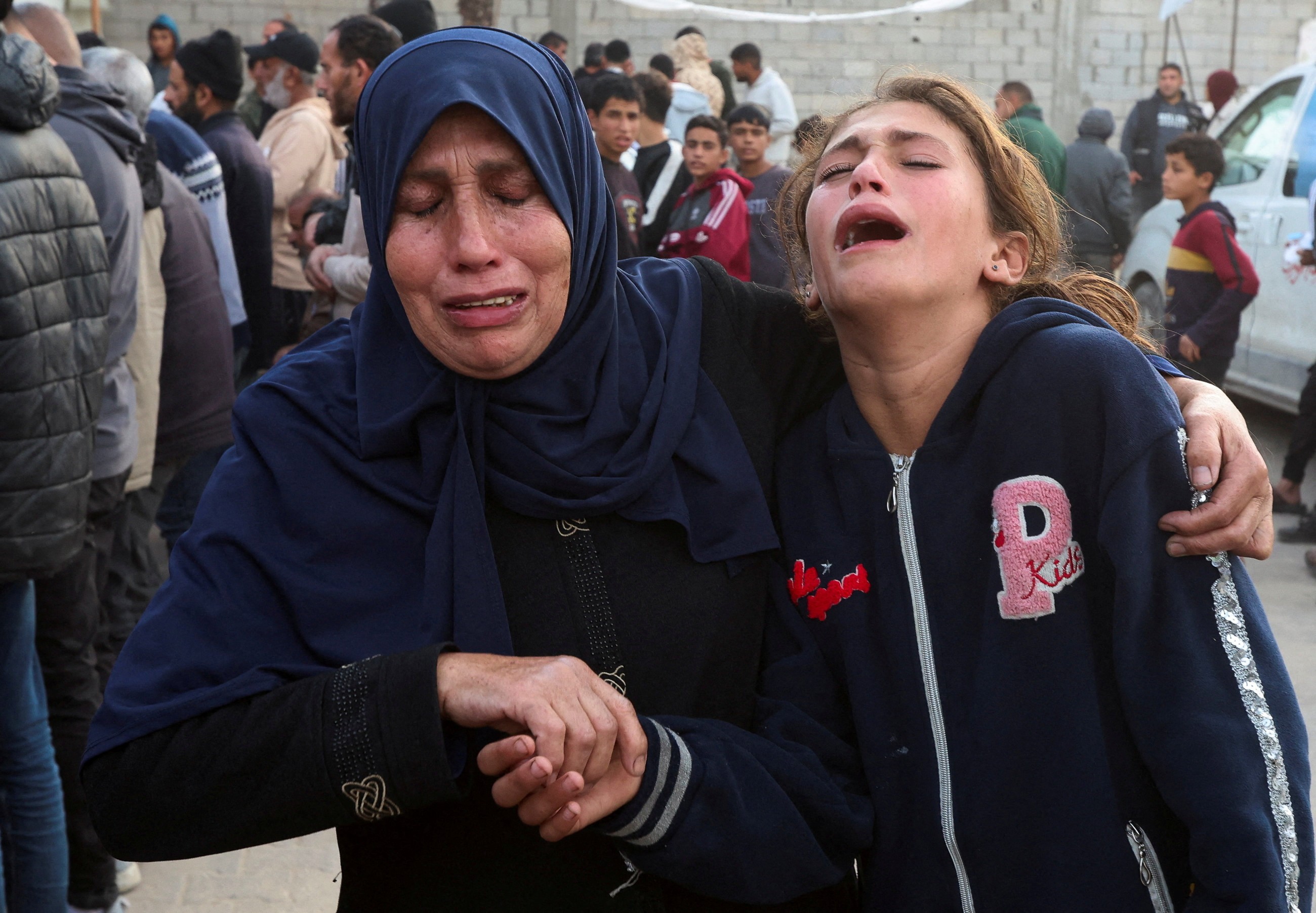 Israeli attacks kill 7 including 4 children in Gaza despite truce: Civil defence