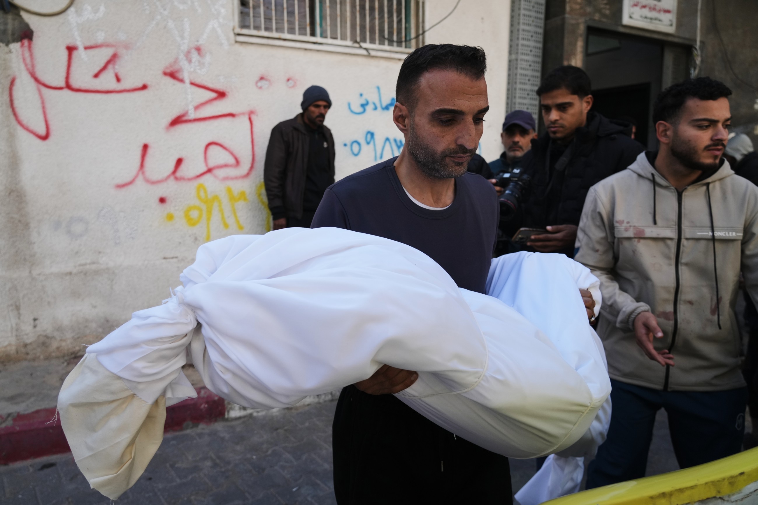 Israeli attacks kill 7 including 4 children in Gaza despite truce: Civil defence