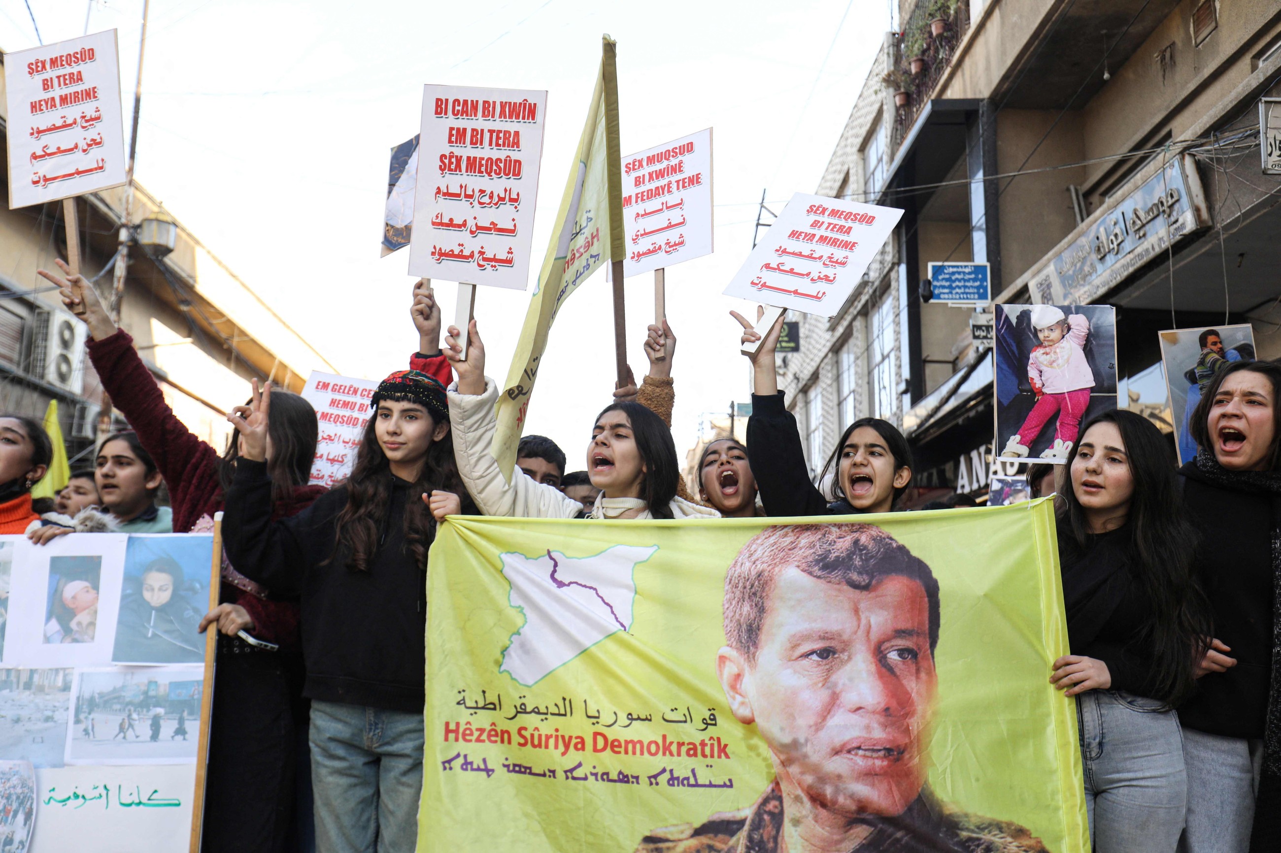 Fighting continues for third days as thousands more Syrians flee Kurdish areas