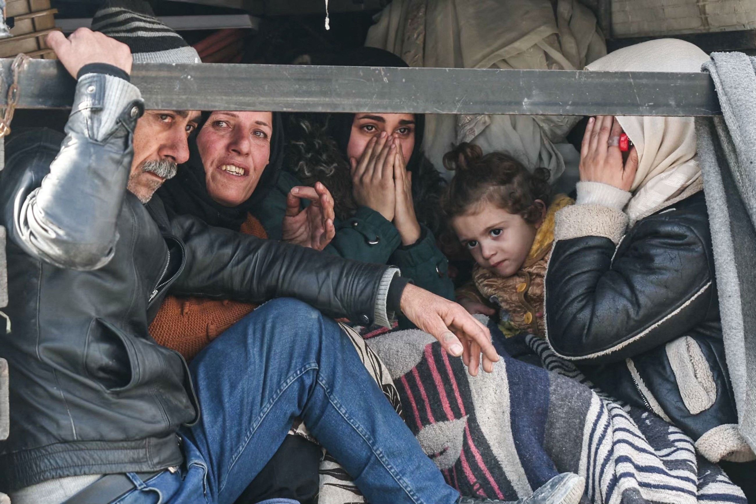 Fighting continues for third days as thousands more Syrians flee Kurdish areas