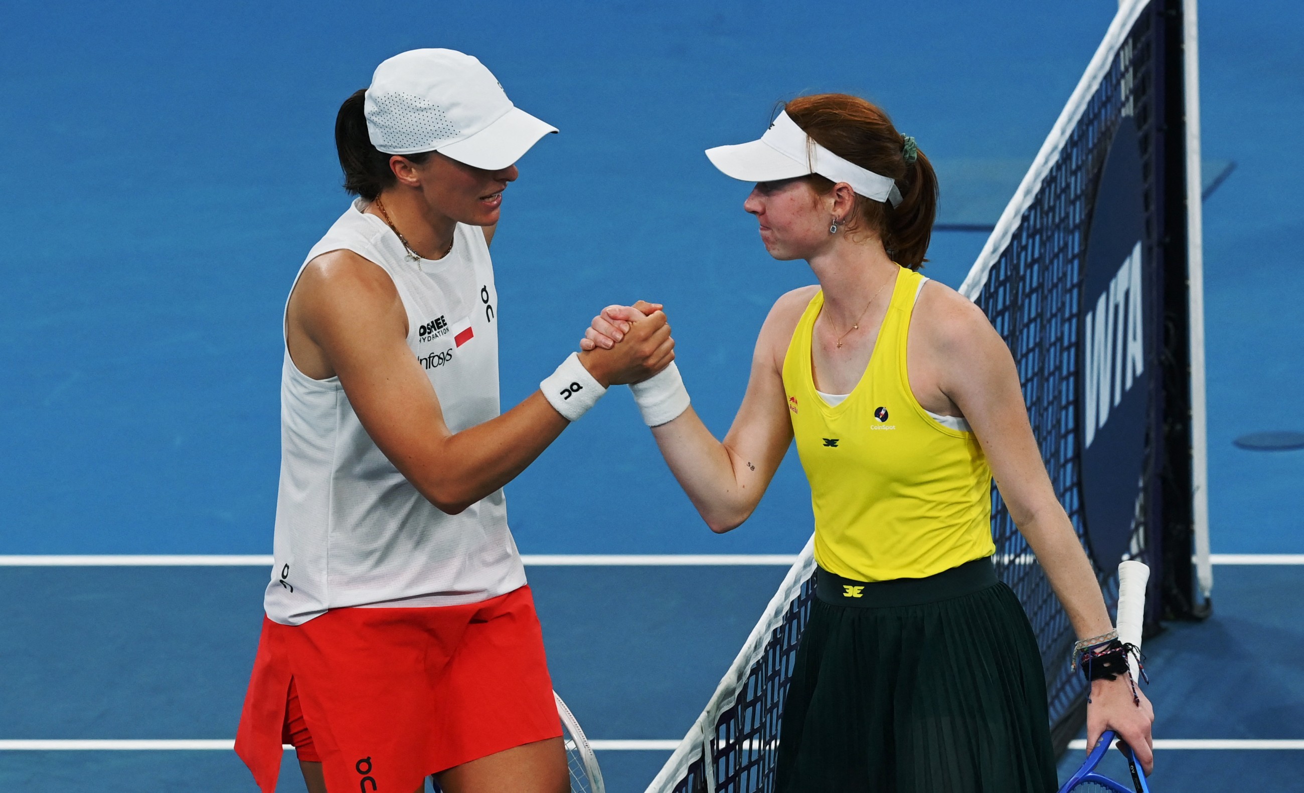 Swiatek wins in 58 minutes as Poland reach United Cup semis