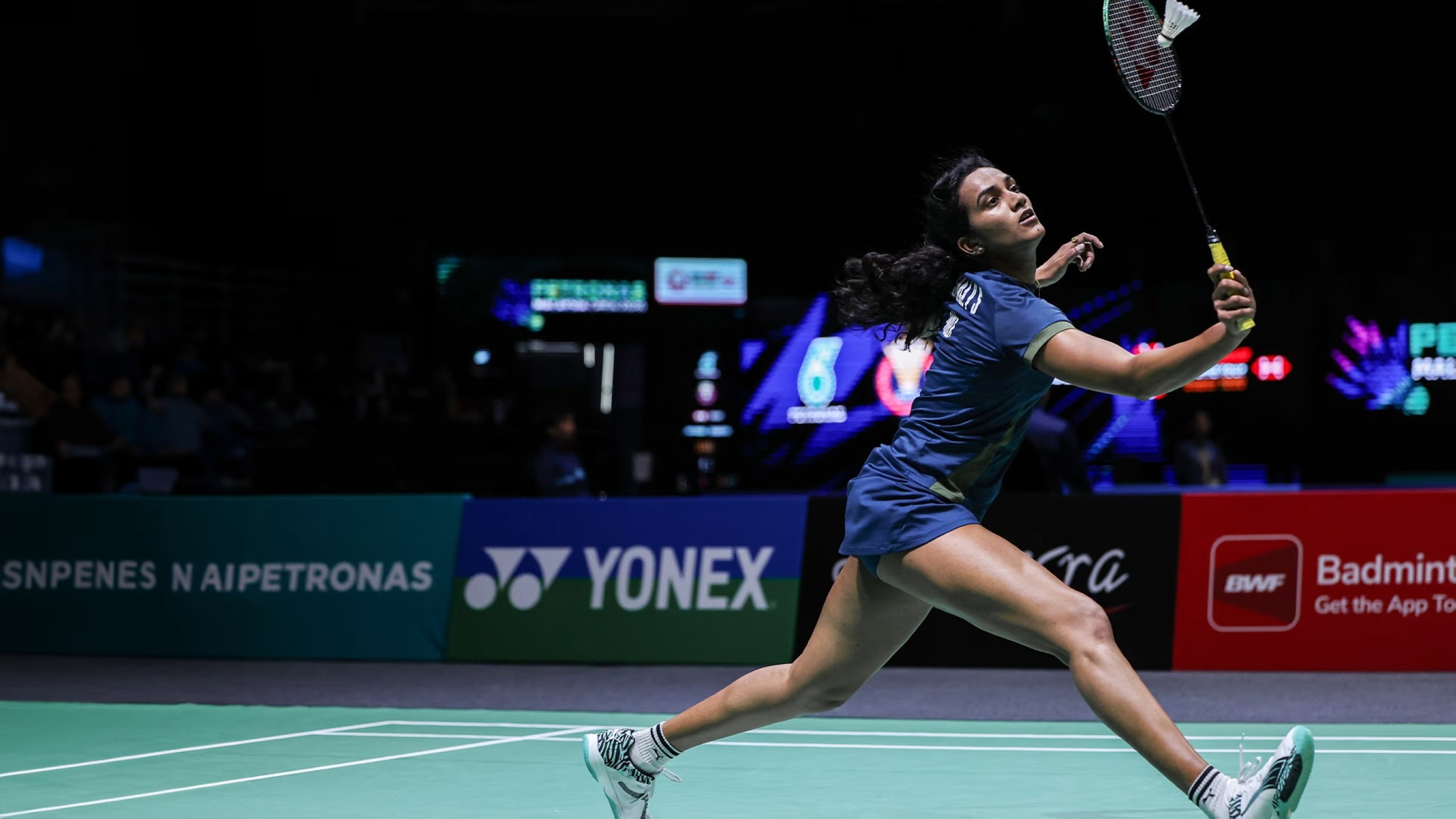 Sindhu enters Malaysia Open semis  after Yamaguchi retires with injury
