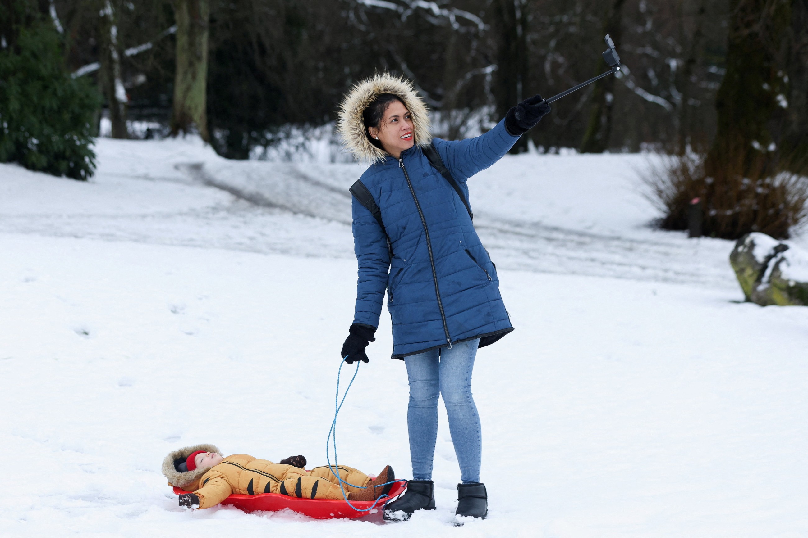 Snowstorms spark travel mayhem, power cuts in northern Europe