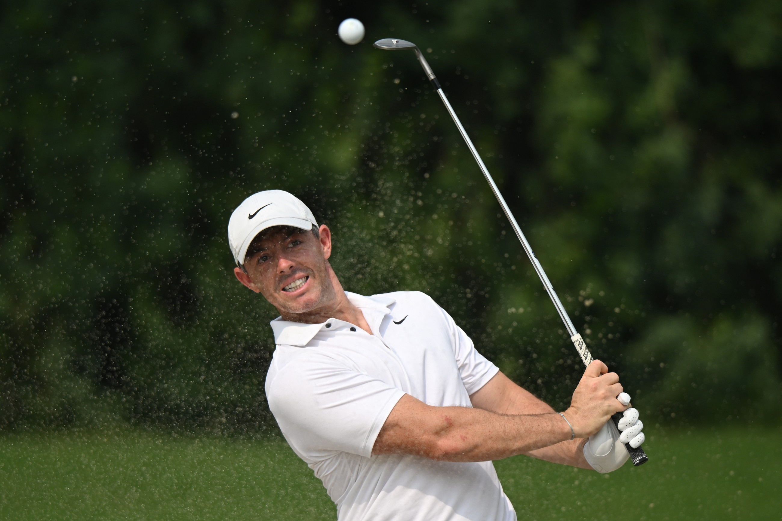 Fleetwood and McIlroy among top stars to compete at Dubai Invitational