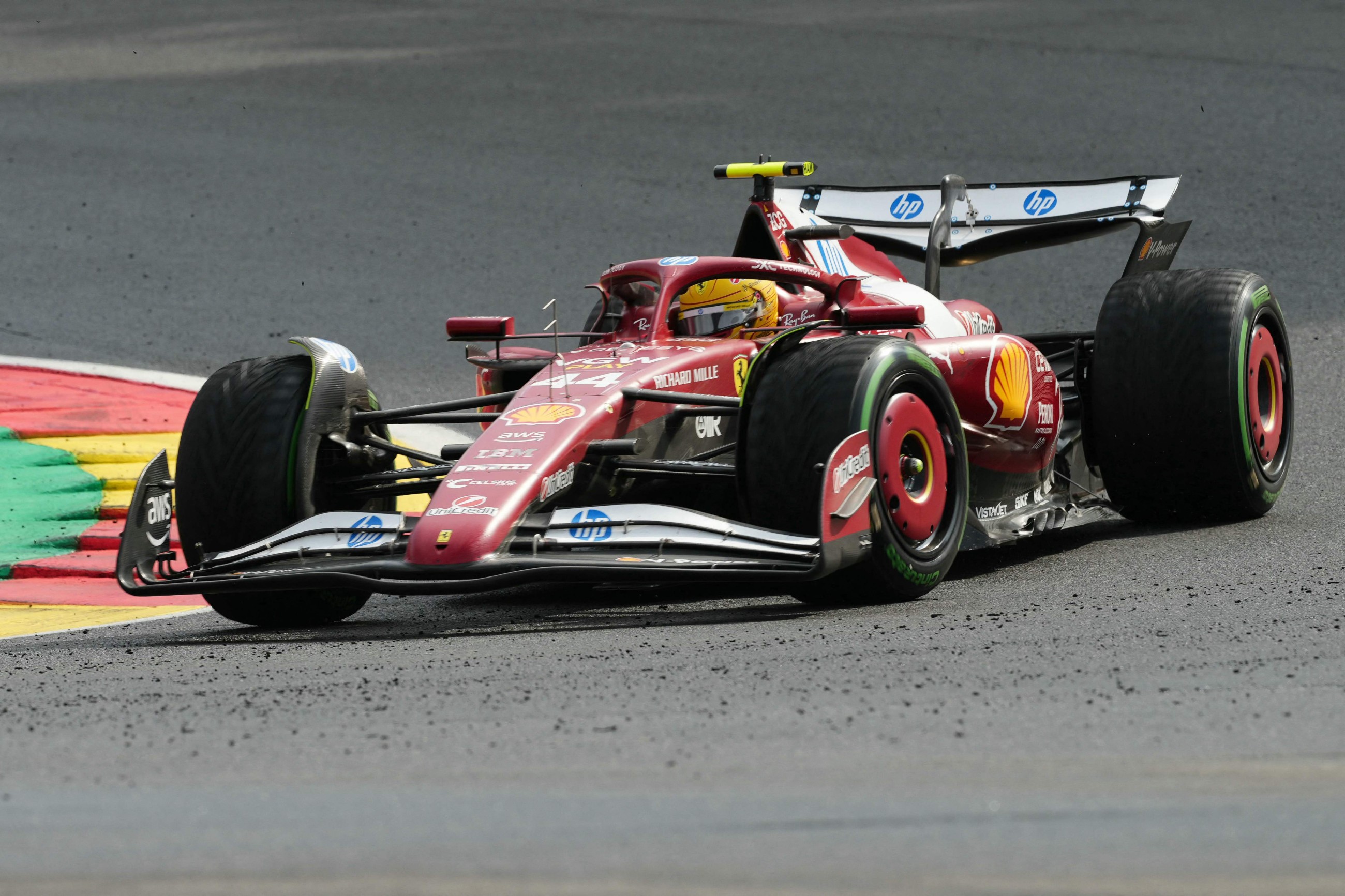 Hamilton to get a new race engineer after difficult debut season with Ferrari