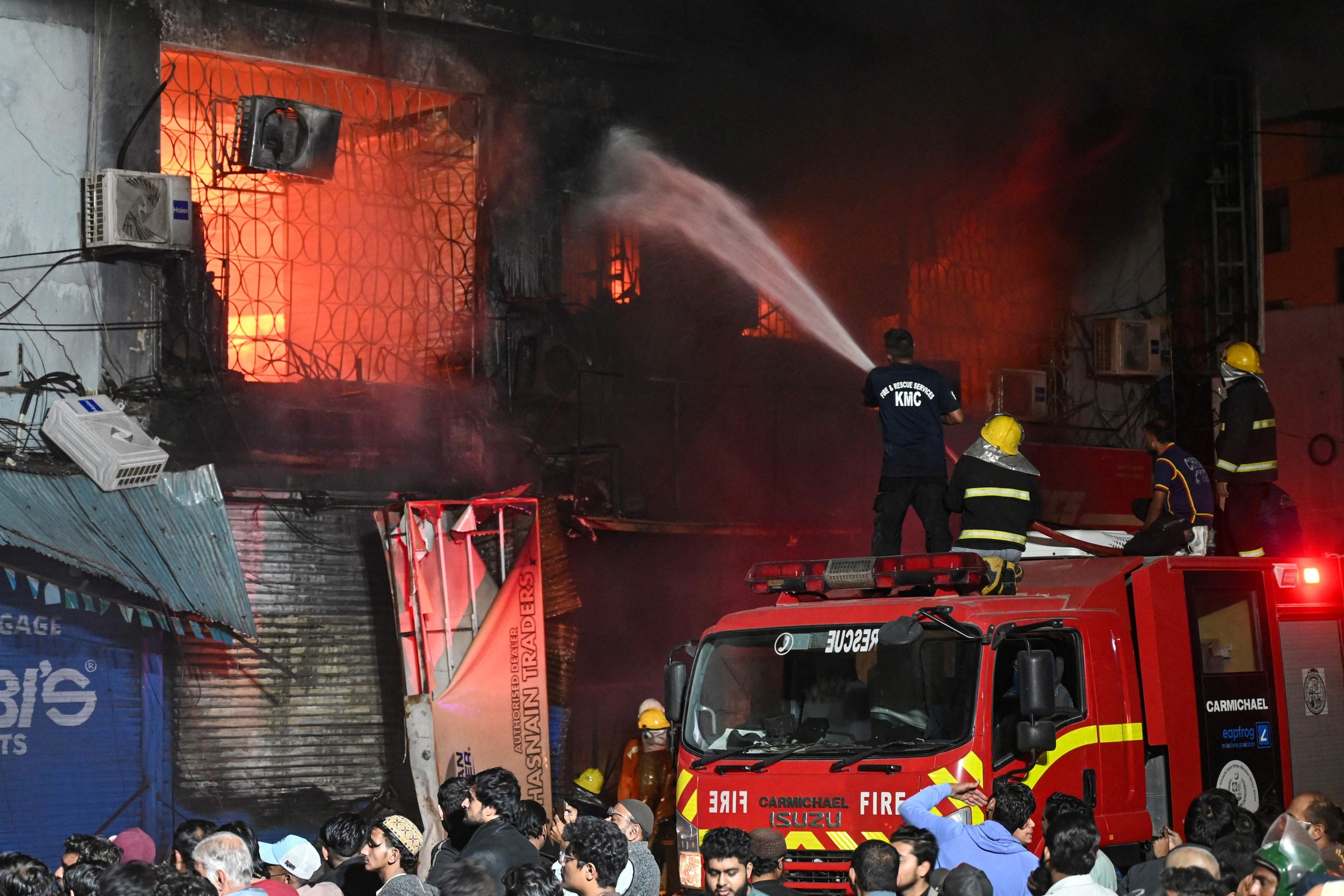 Massive fire kills 6 in Pakistan's largest city Karachi