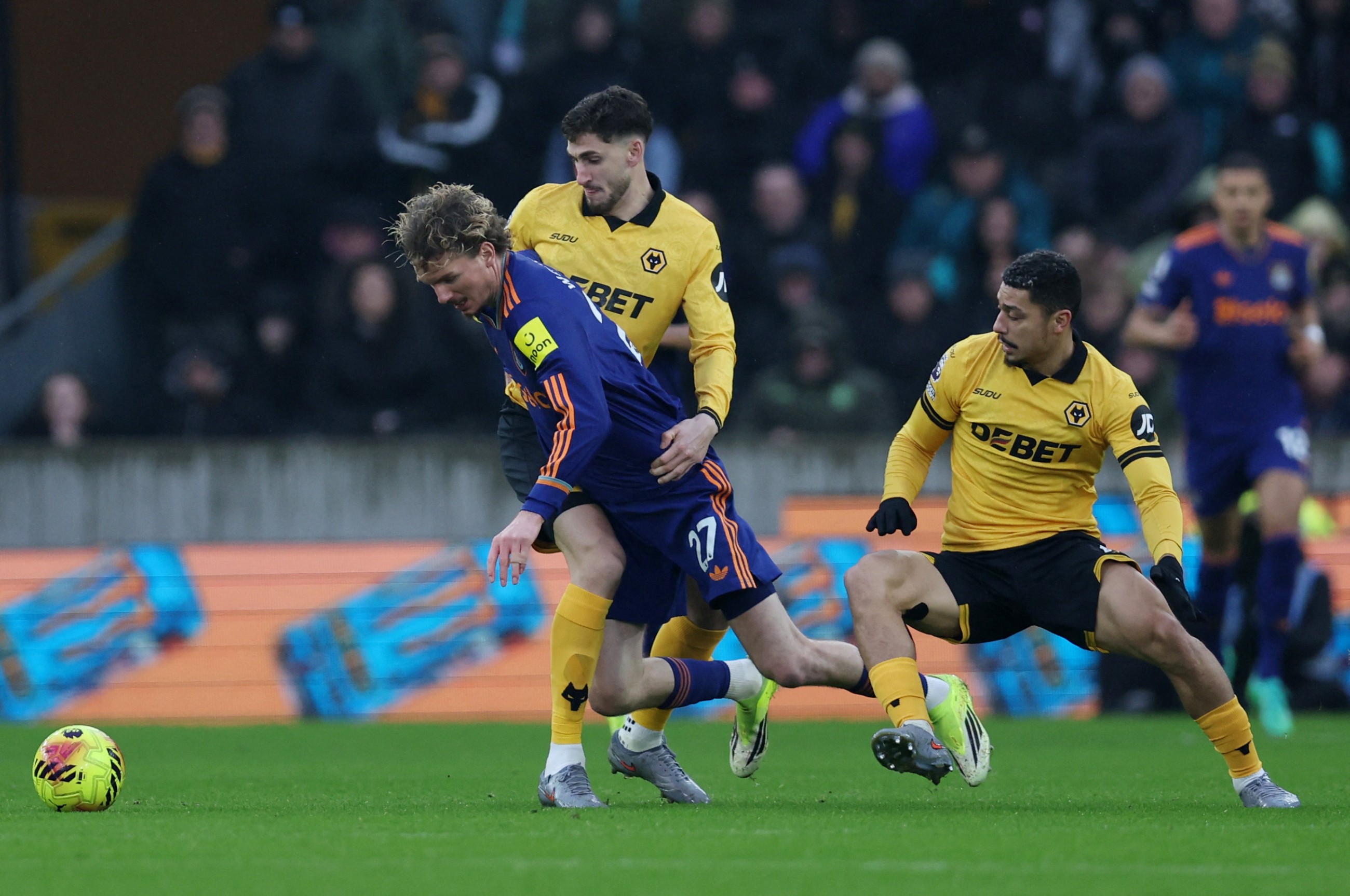 Bottom side Wolves hold Newcastle to draw to extend unbeaten run