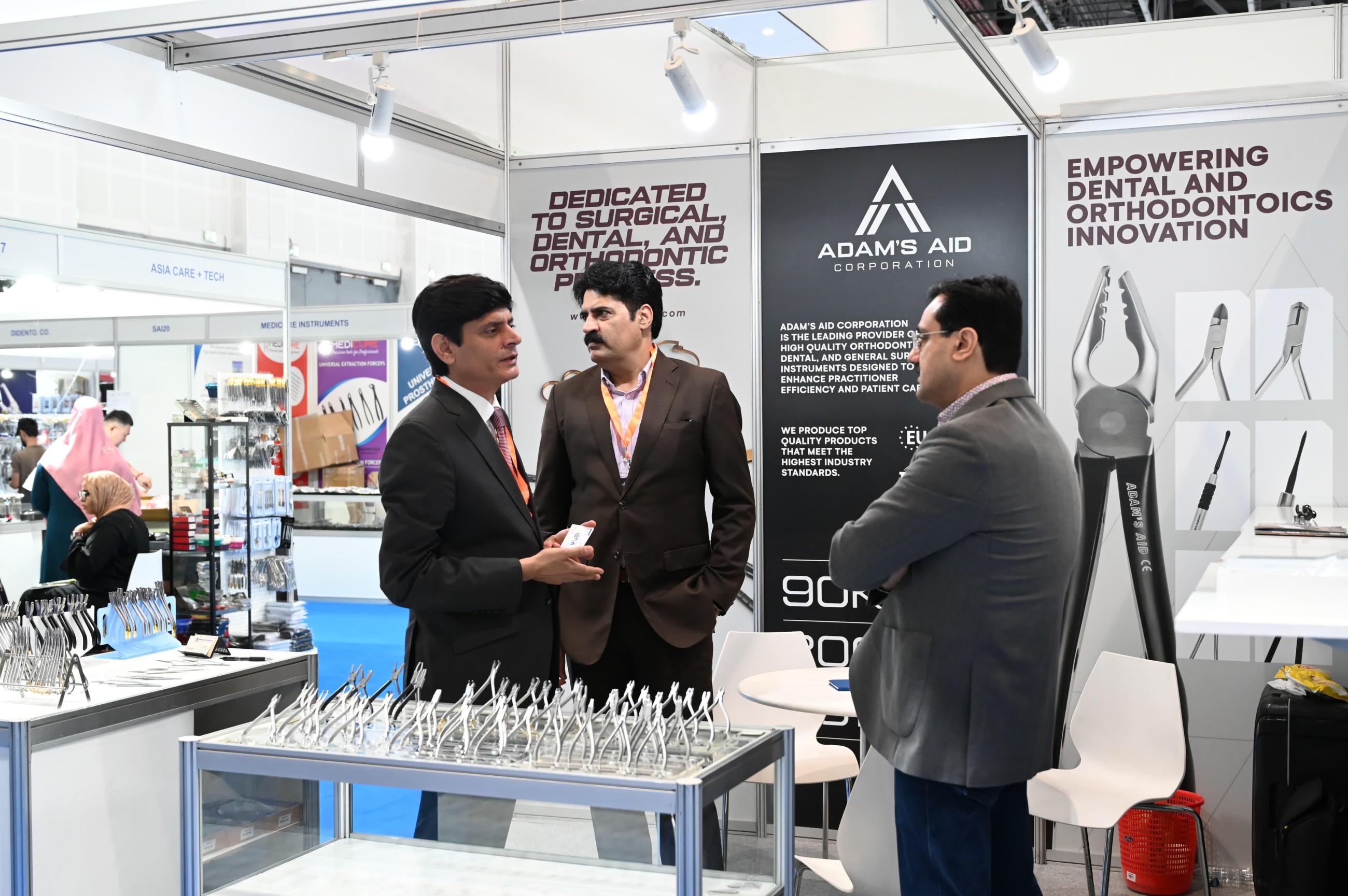 Pakistan showcases strong presence at dental exhibition in Dubai