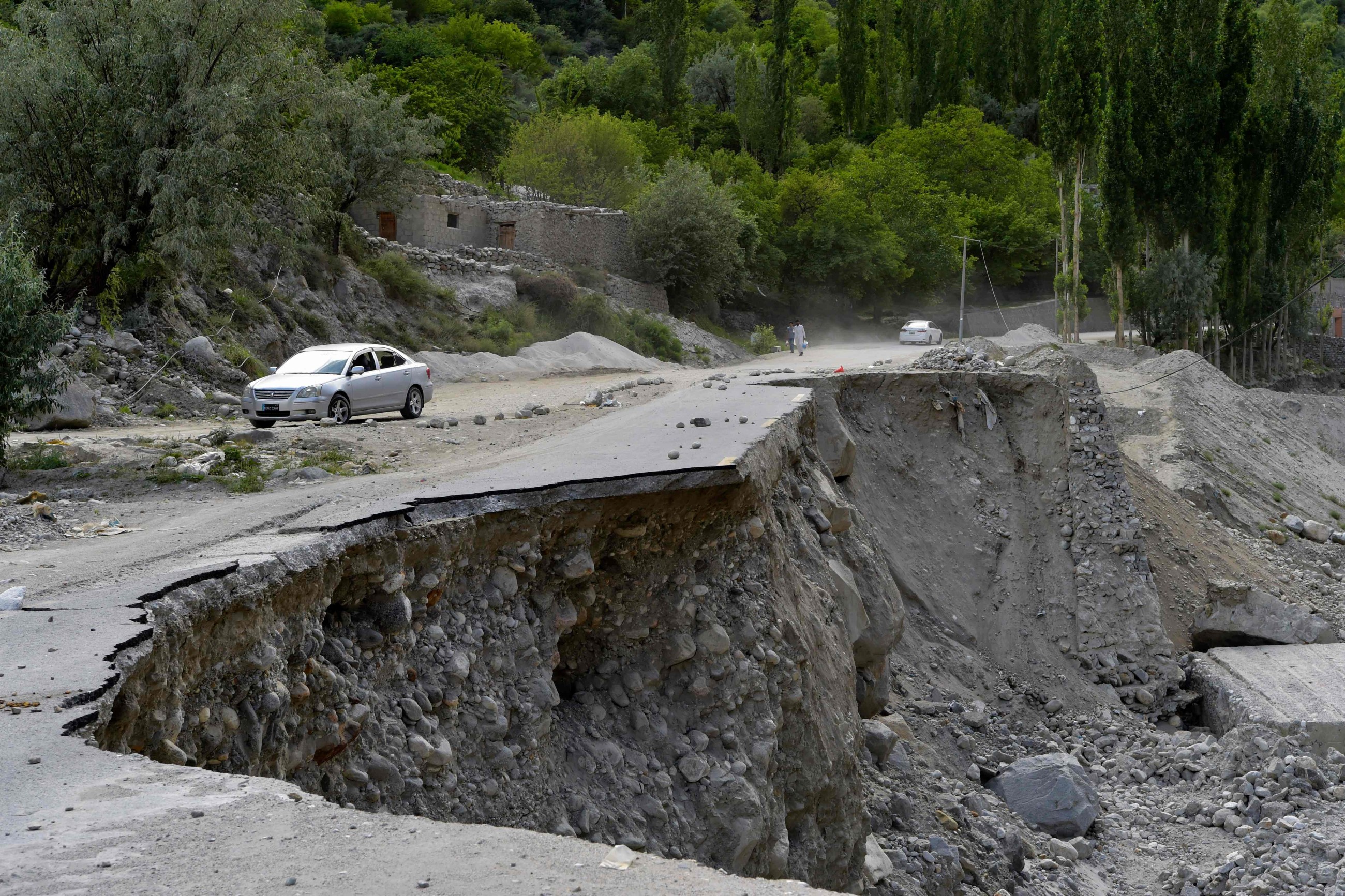 5.8-magnitude earthquake hits northern Pakistan