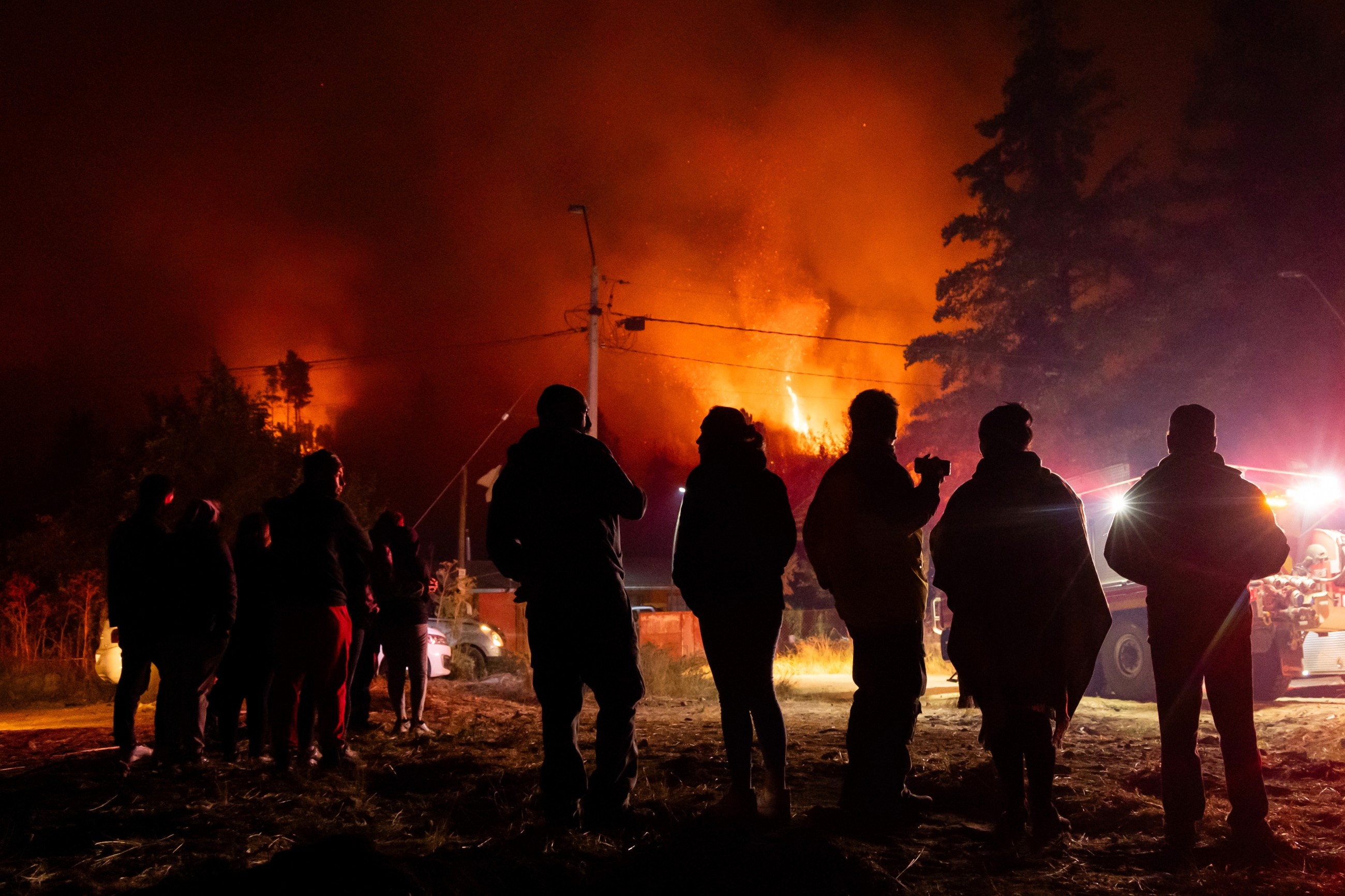 Chile wildfires rage for third day, entire towns wiped out