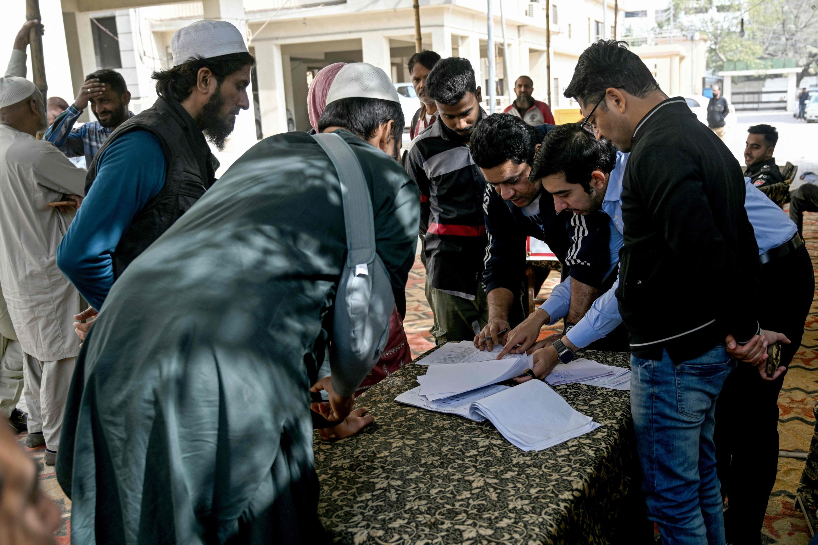 Dozens of body parts are found after shopping plaza fire in Pakistani city of Karachi