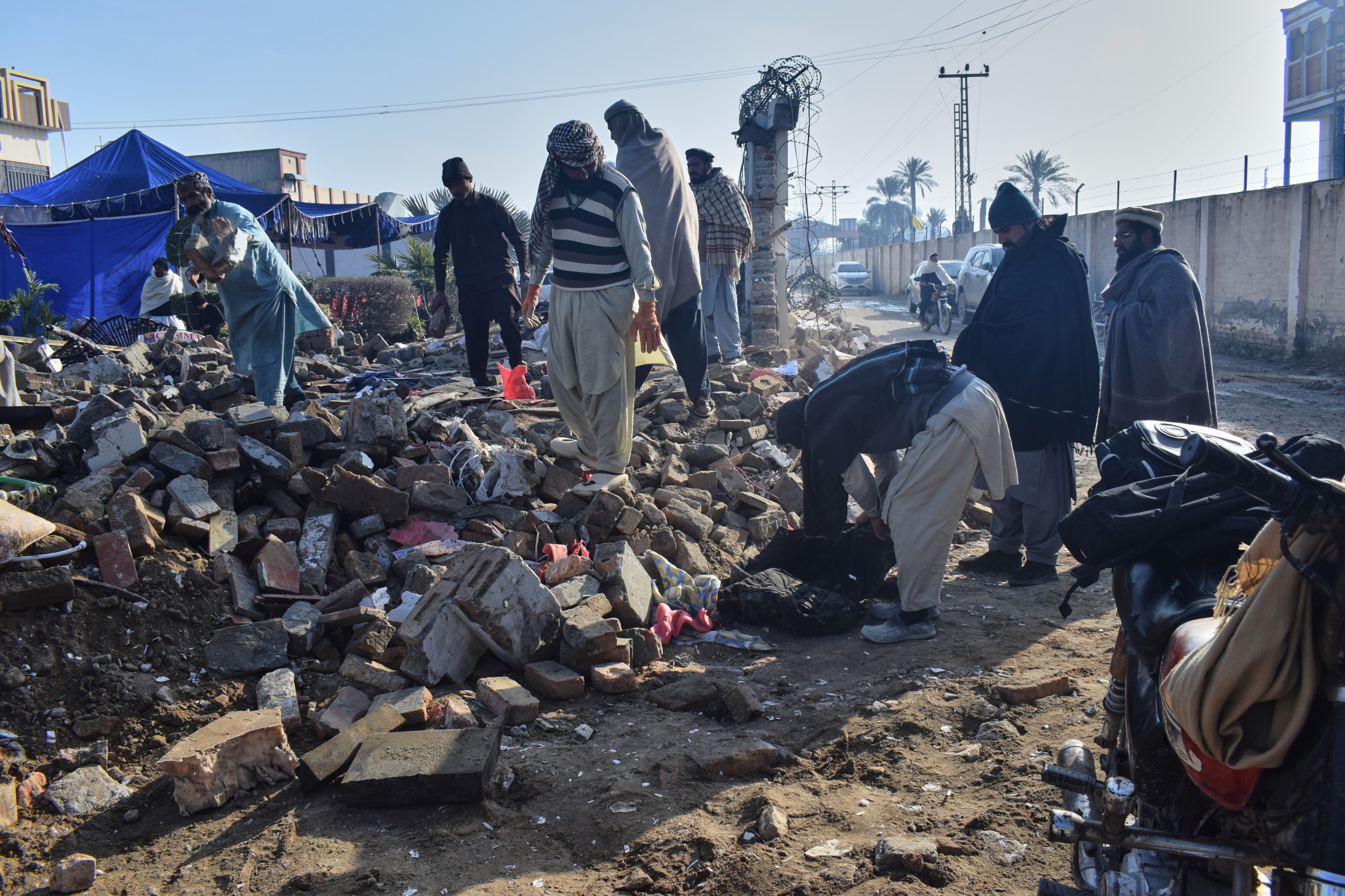 Suicide bomber targets wedding ceremony in Pakistan, kills 7