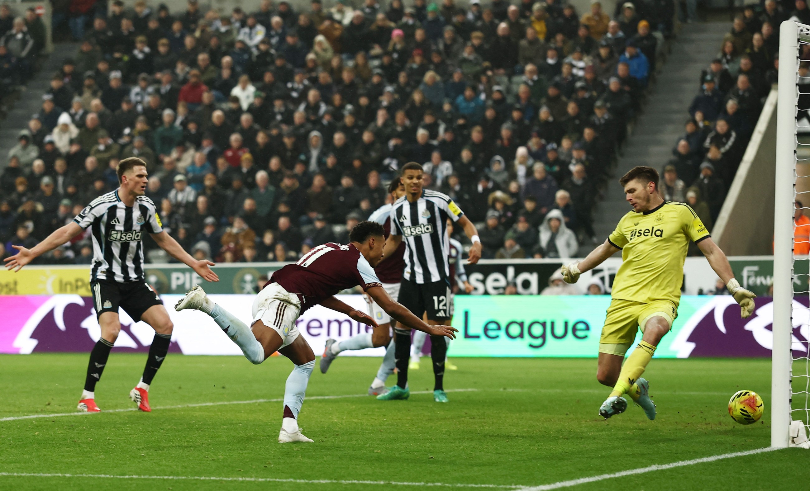 Villa beat Newcastle to stay in title hunt, Chelsea climb to top four