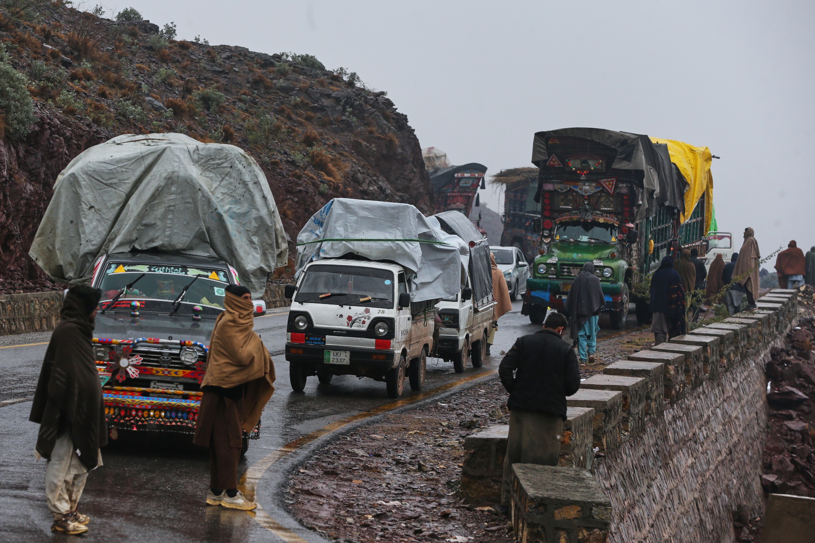 Tens of thousands flee near Pak-Afghan border over fears of military operation
