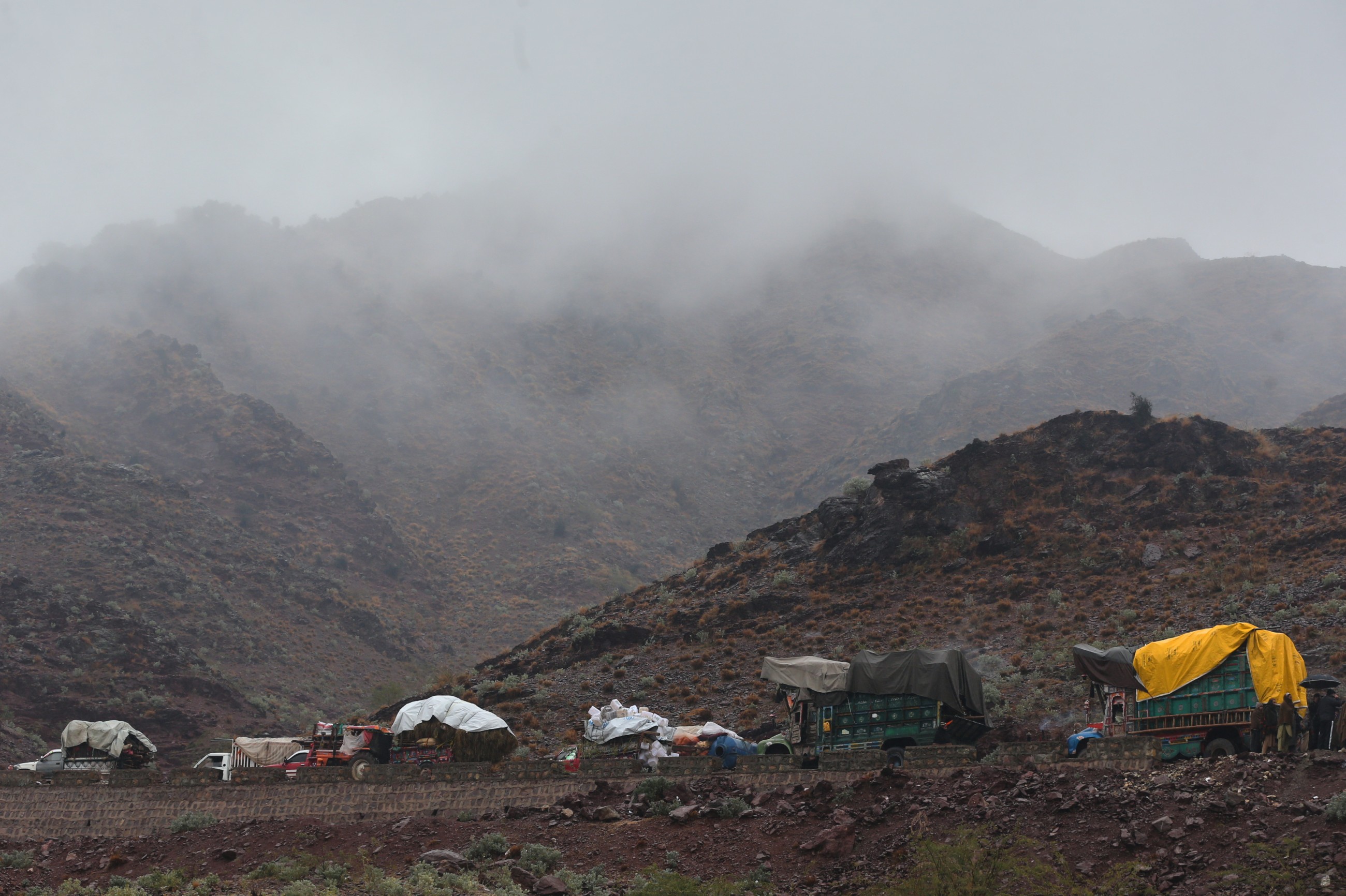 Tens of thousands flee near Pak-Afghan border over fears of military operation