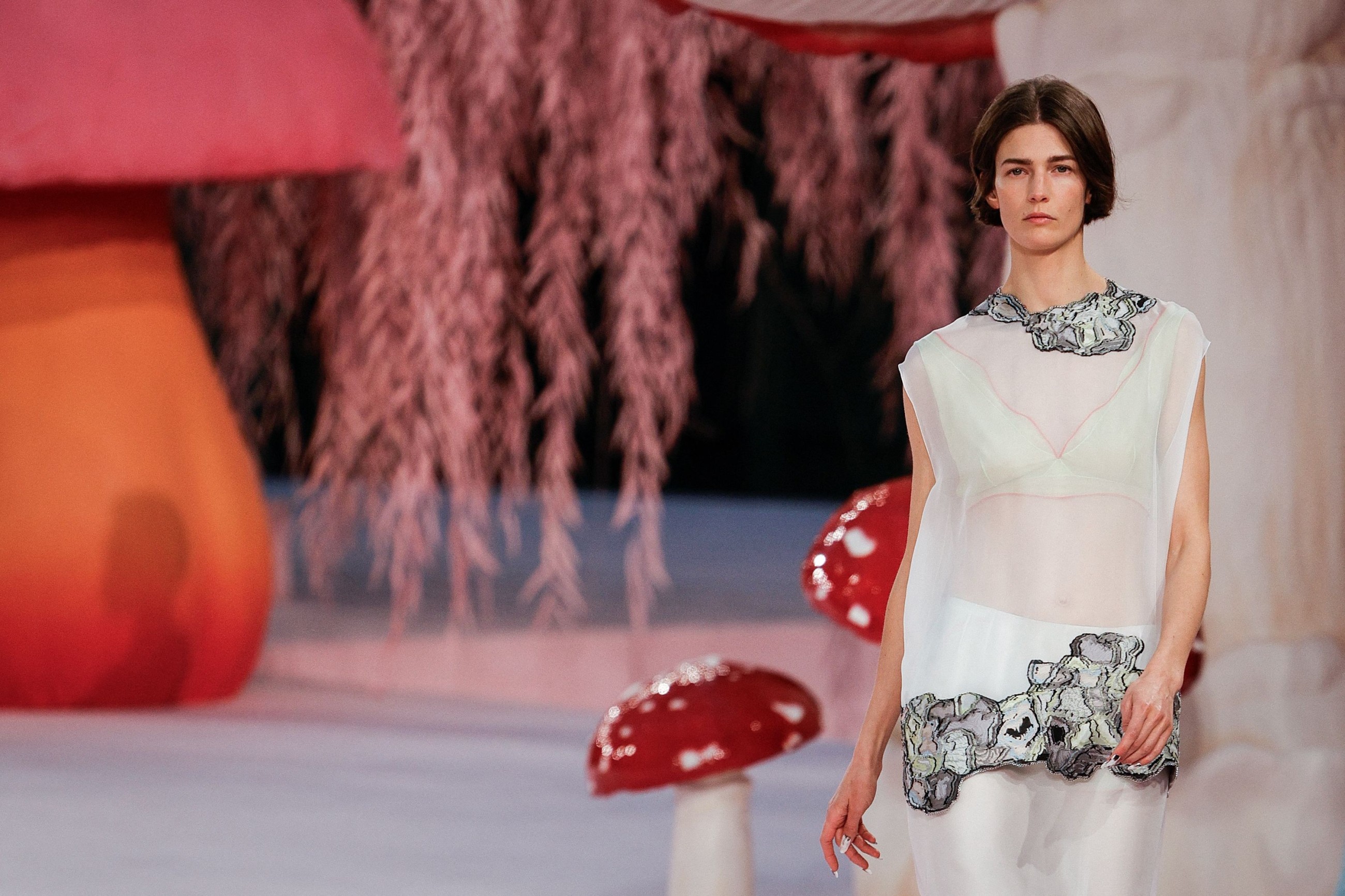 Chanel couture gets a breath of fresh air &mdash; and a star-studded audience