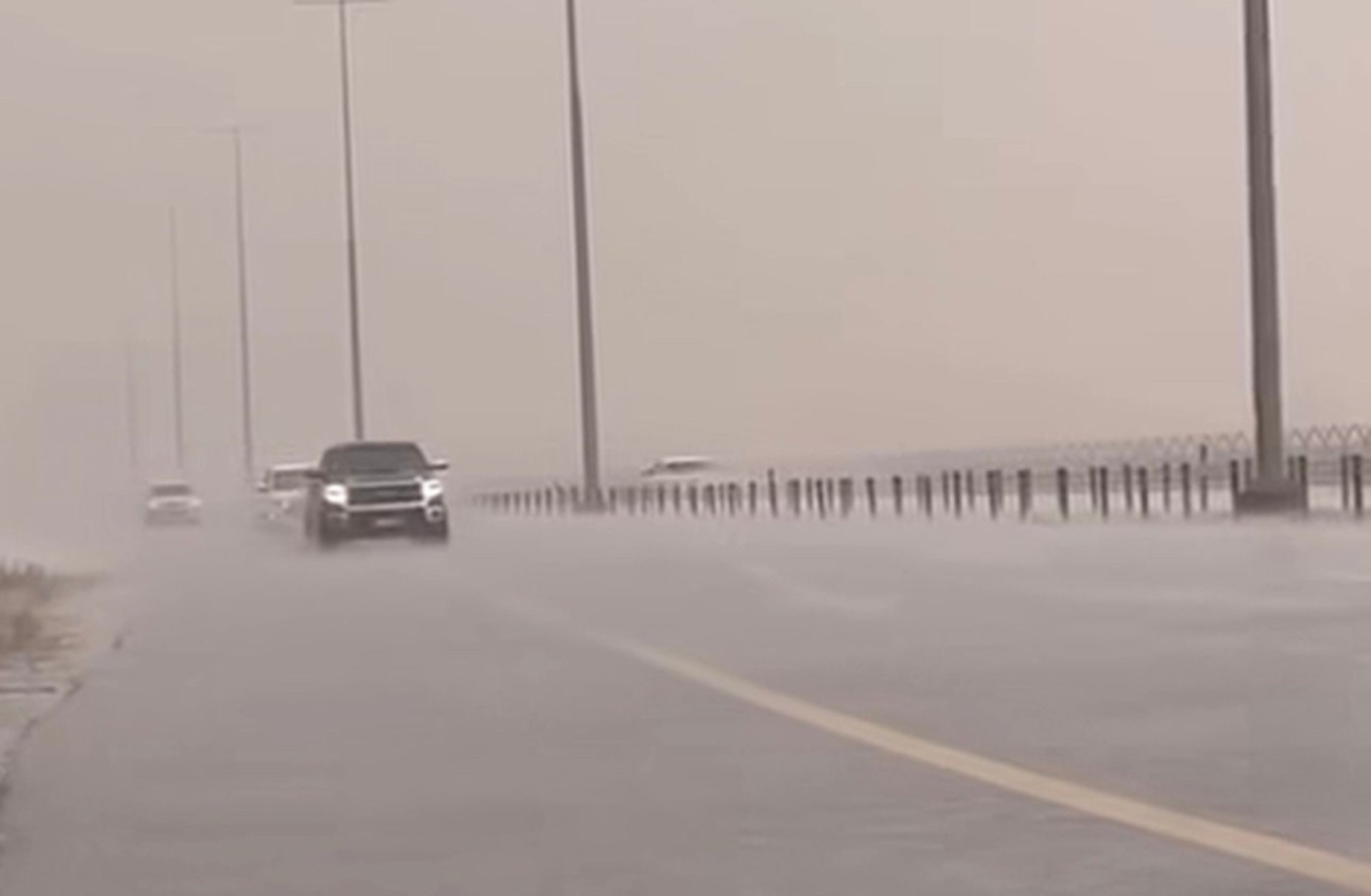 UAE weather body predicts drizzles in some northern and eastern areas on Friday