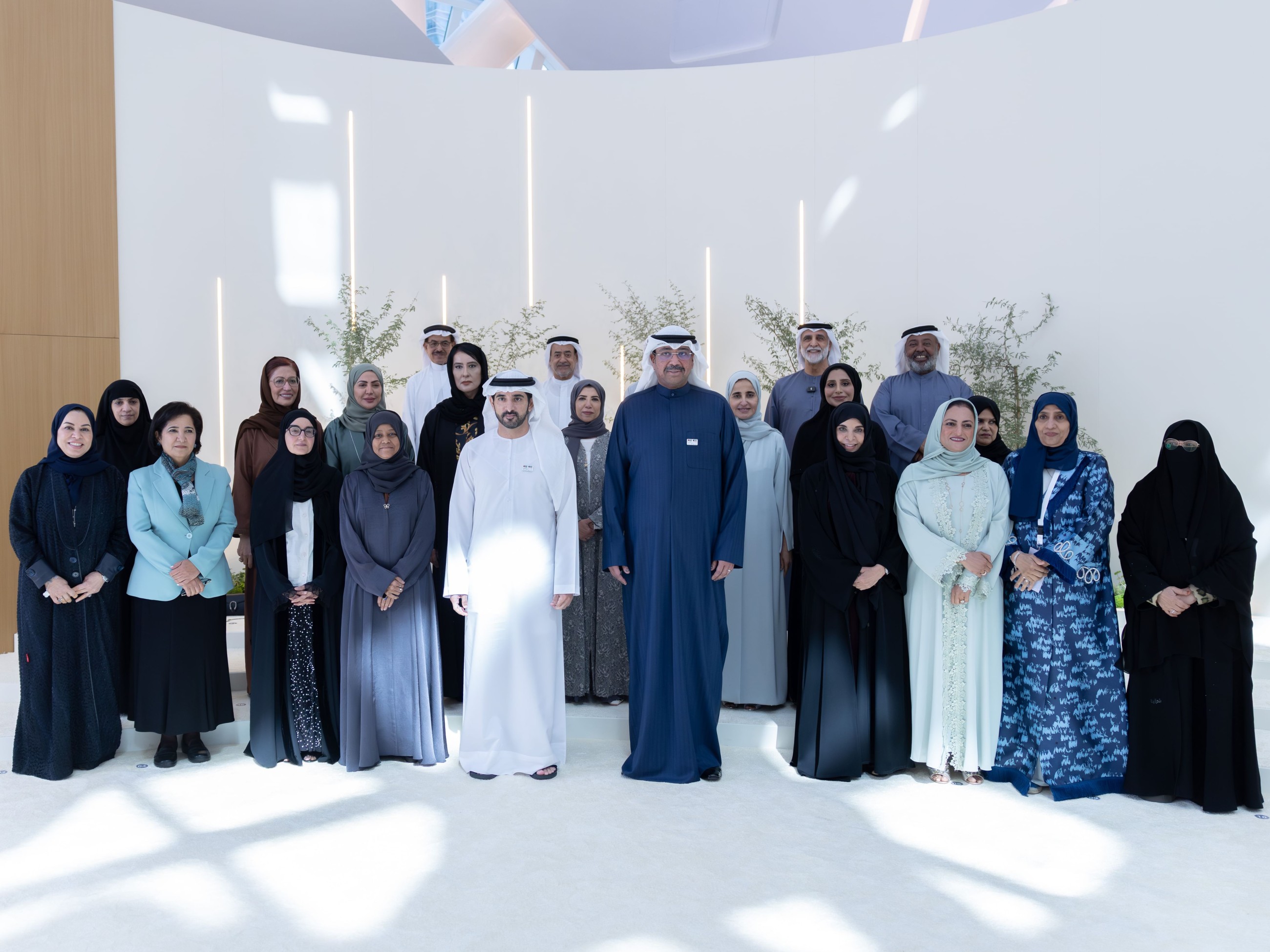 Sheikh Hamdan meets Emirati students in Kuwait as part of UAE-Kuwait Media Forum