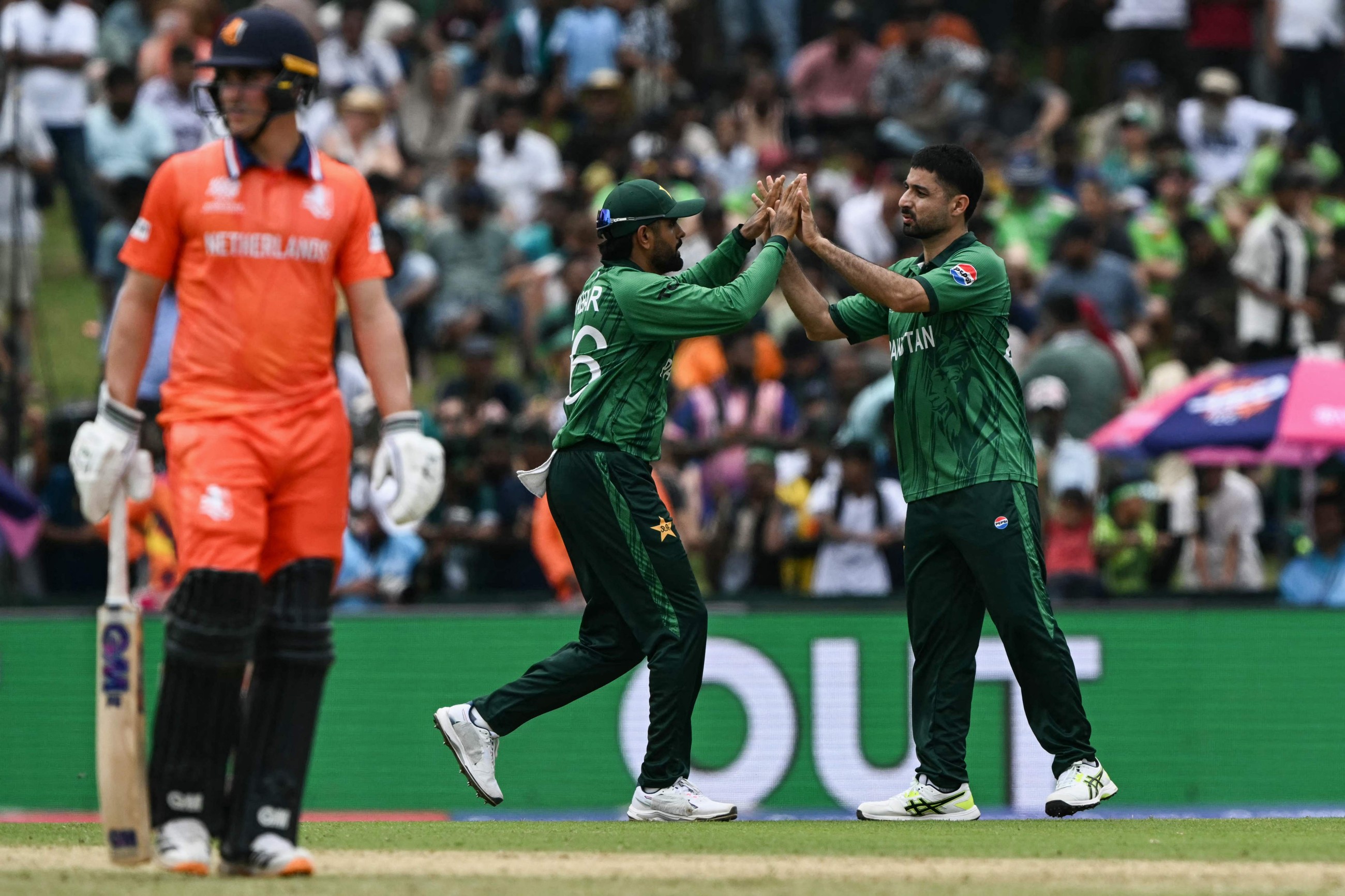 Pakistan bowl out Netherlands for 147 in T20 World Cup opener