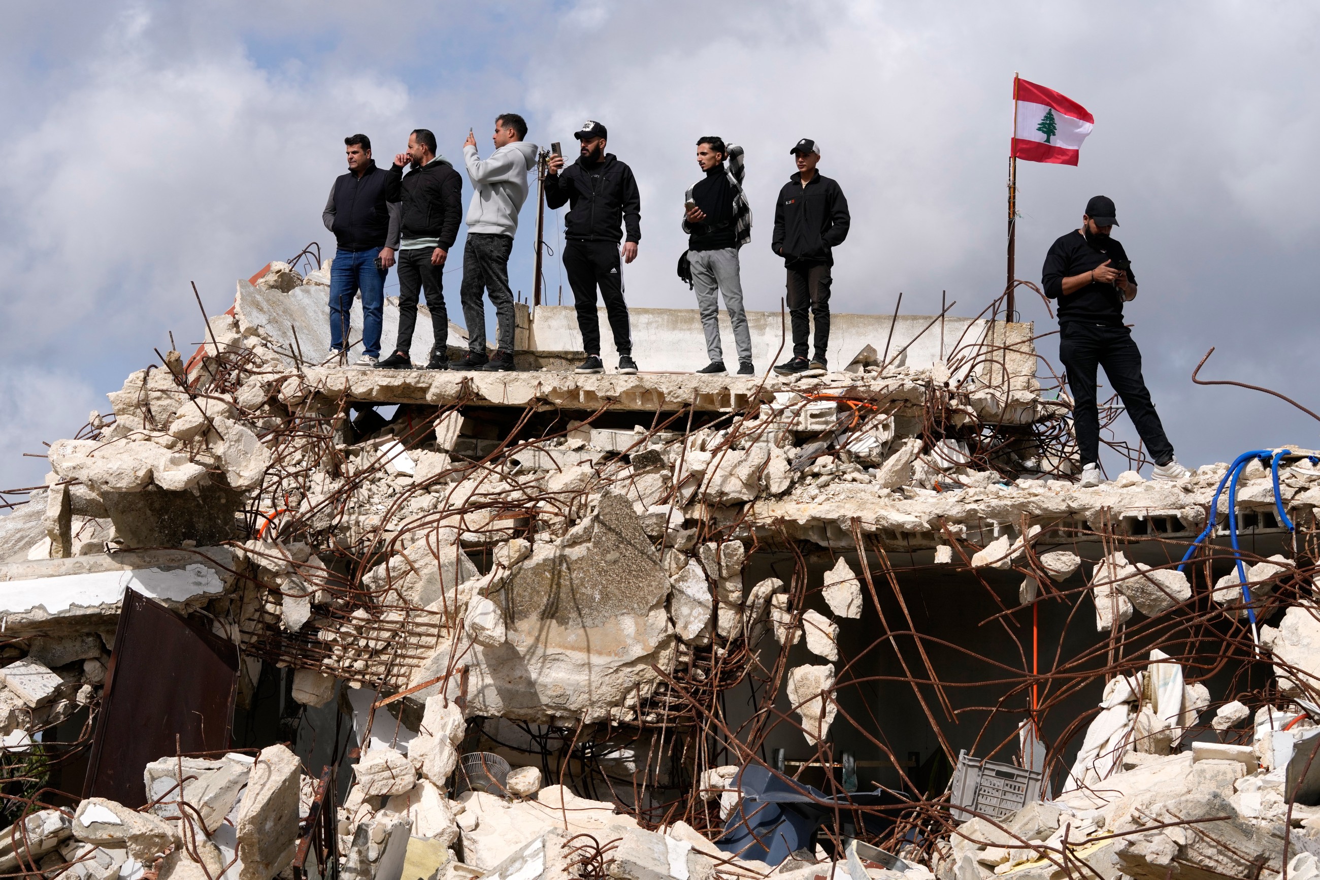 PM pledges reconstruction on visit to ruined Lebanese towns