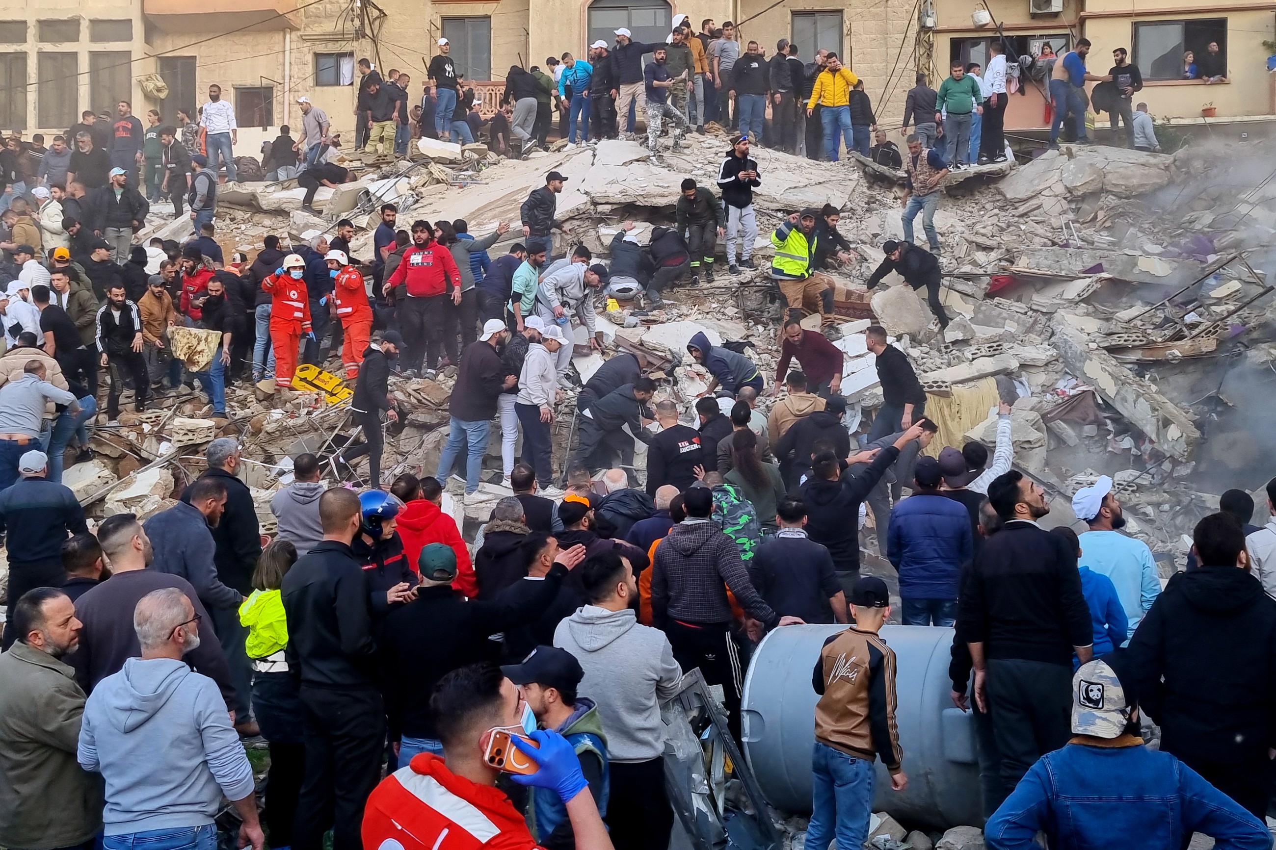 Building collapse in Lebanon's Tripoli kills 14