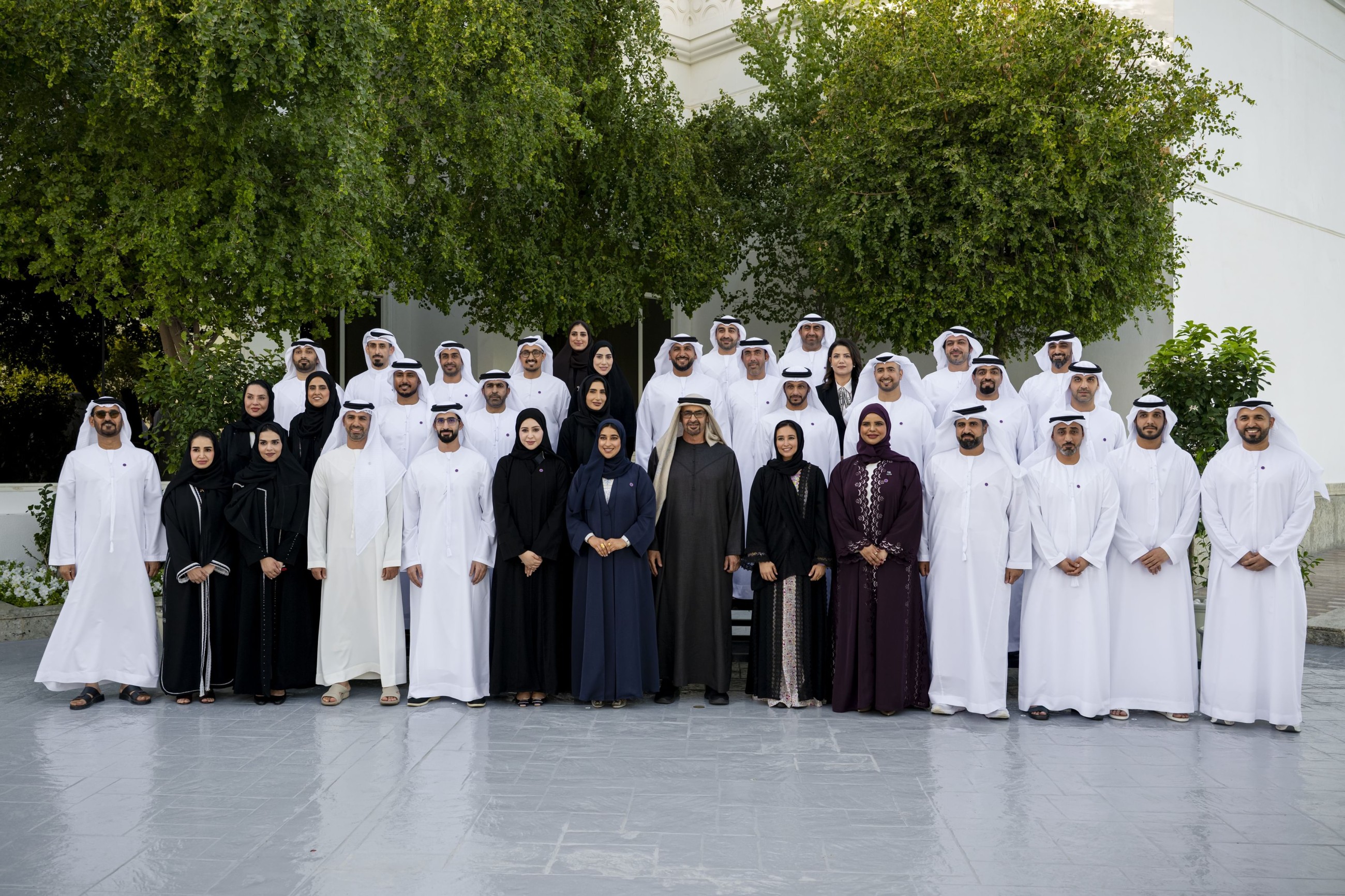 UAE President receives participants in First UAE Second-Tier Leadership Executive Programme in China