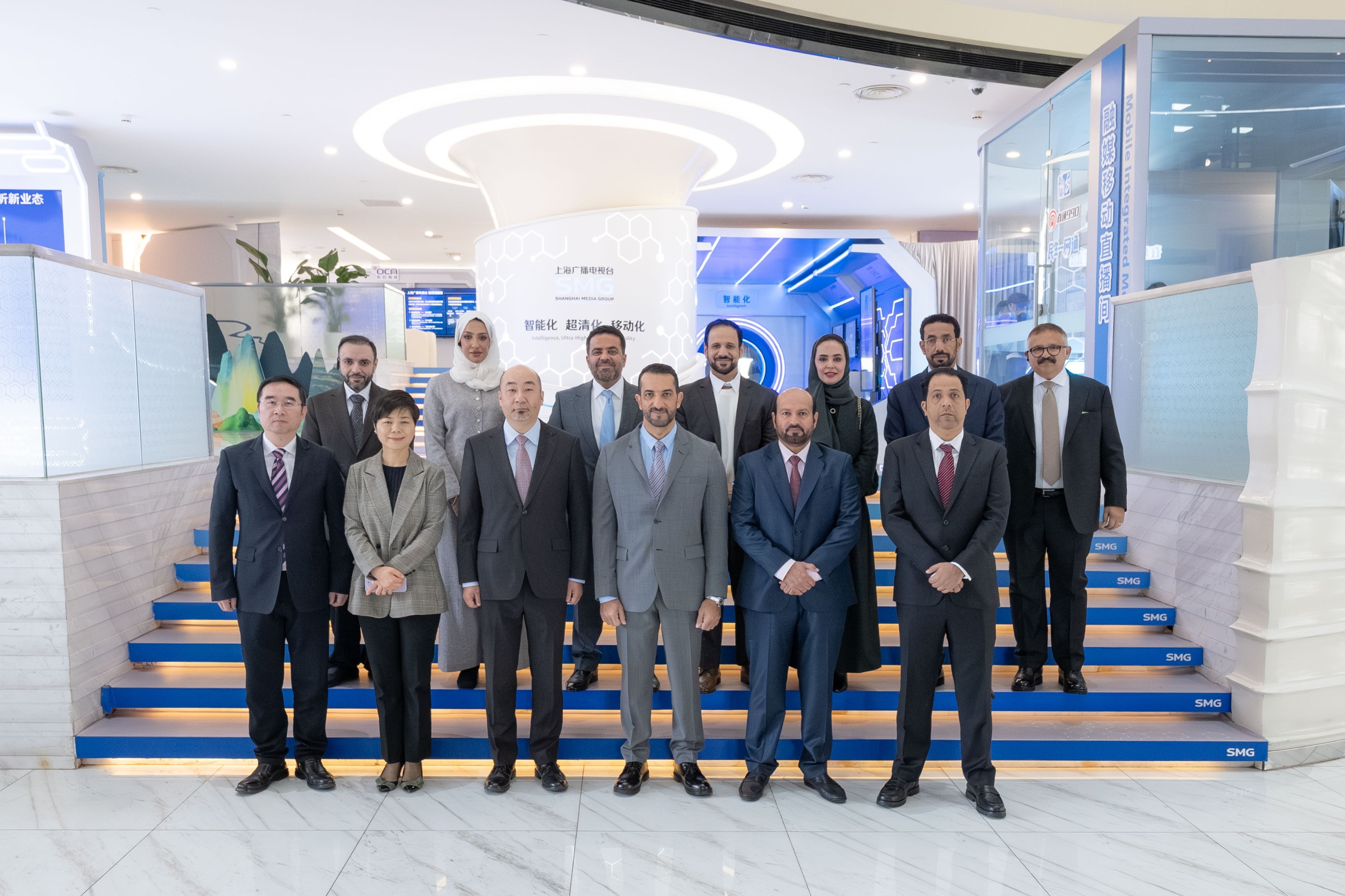 Sultan Bin Ahmed visits Huawei R&D Centre and SMG in China