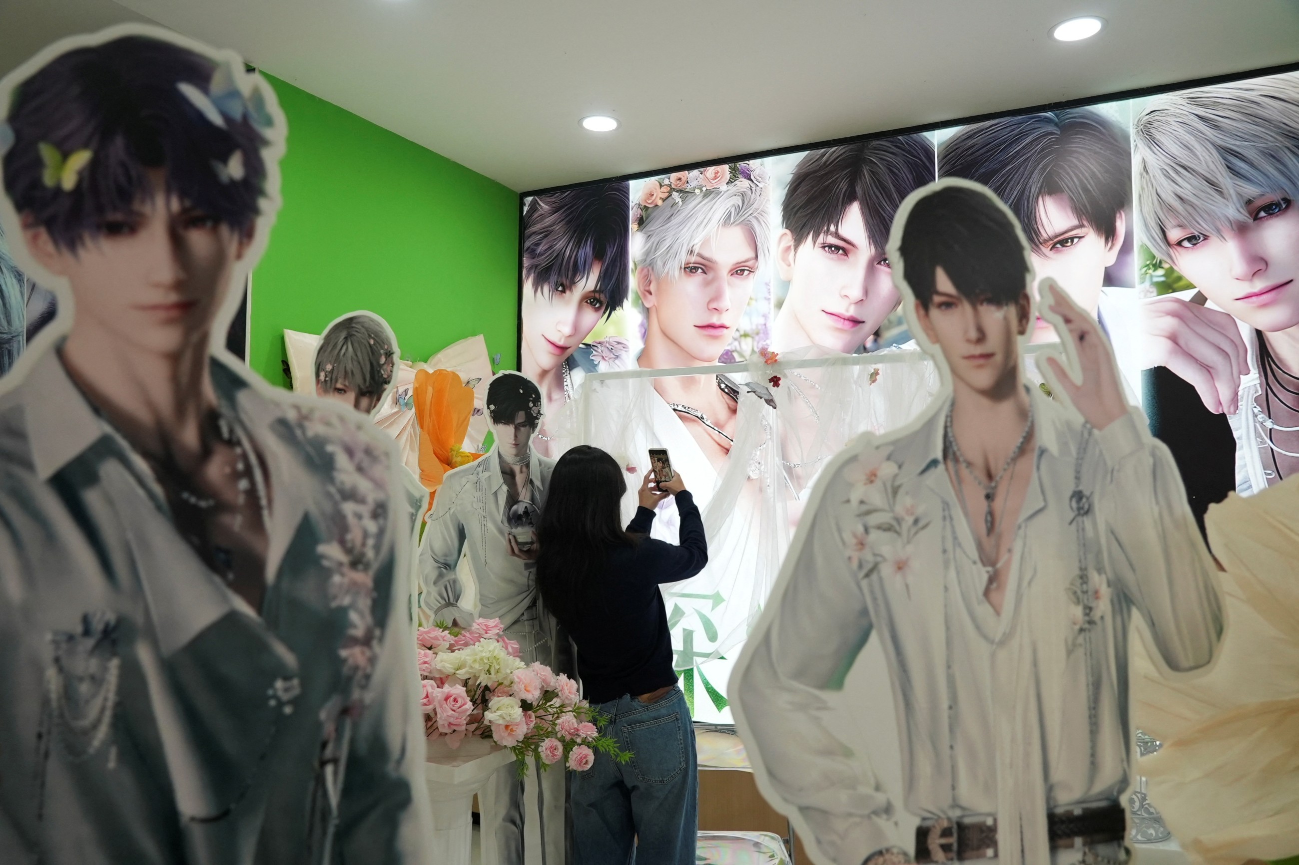 Love actually: In China, virtual boyfriends steal women's hearts