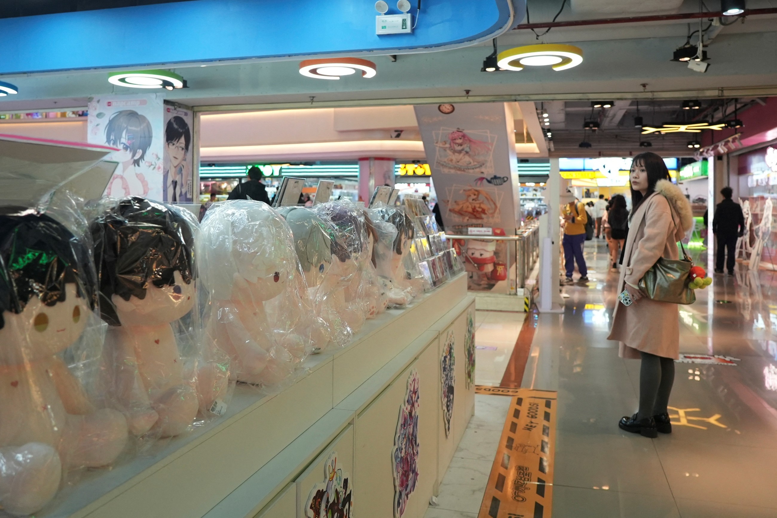 Love actually: In China, virtual boyfriends steal women's hearts