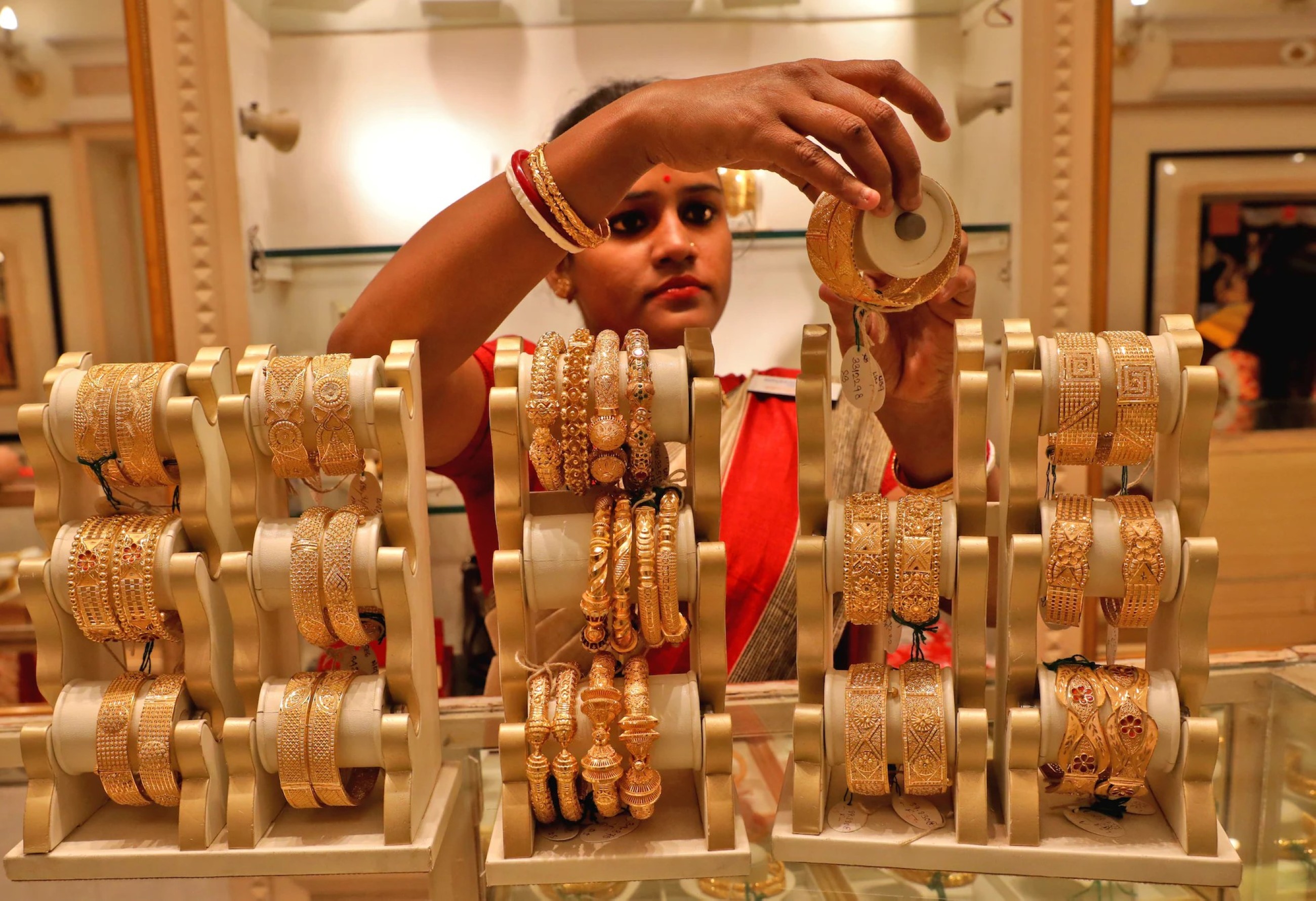 Gold surges past $5,000 milestone, hitting intraday high of  $5,019
