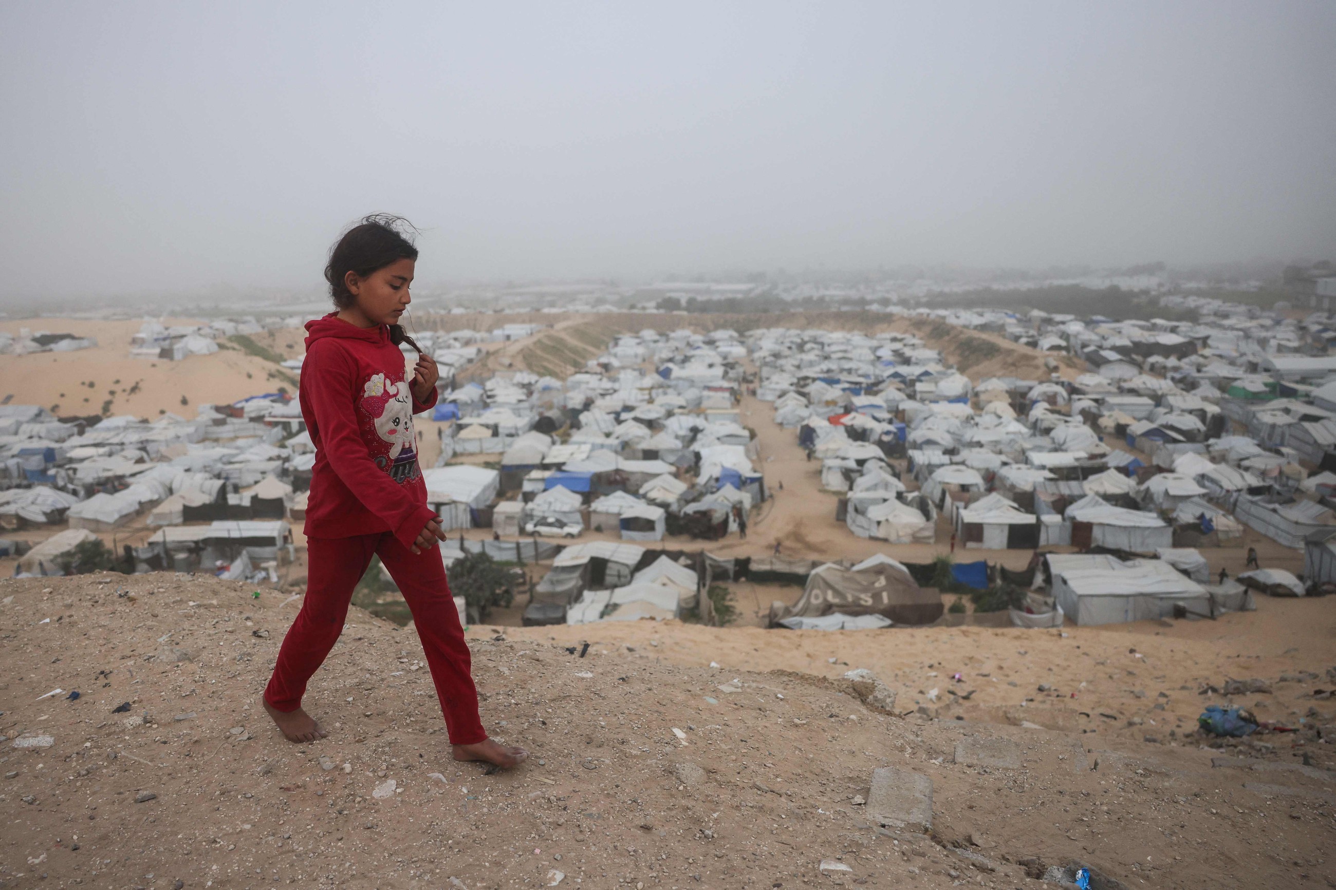 MSF suspends some Gaza hospital work over presence of gunmen