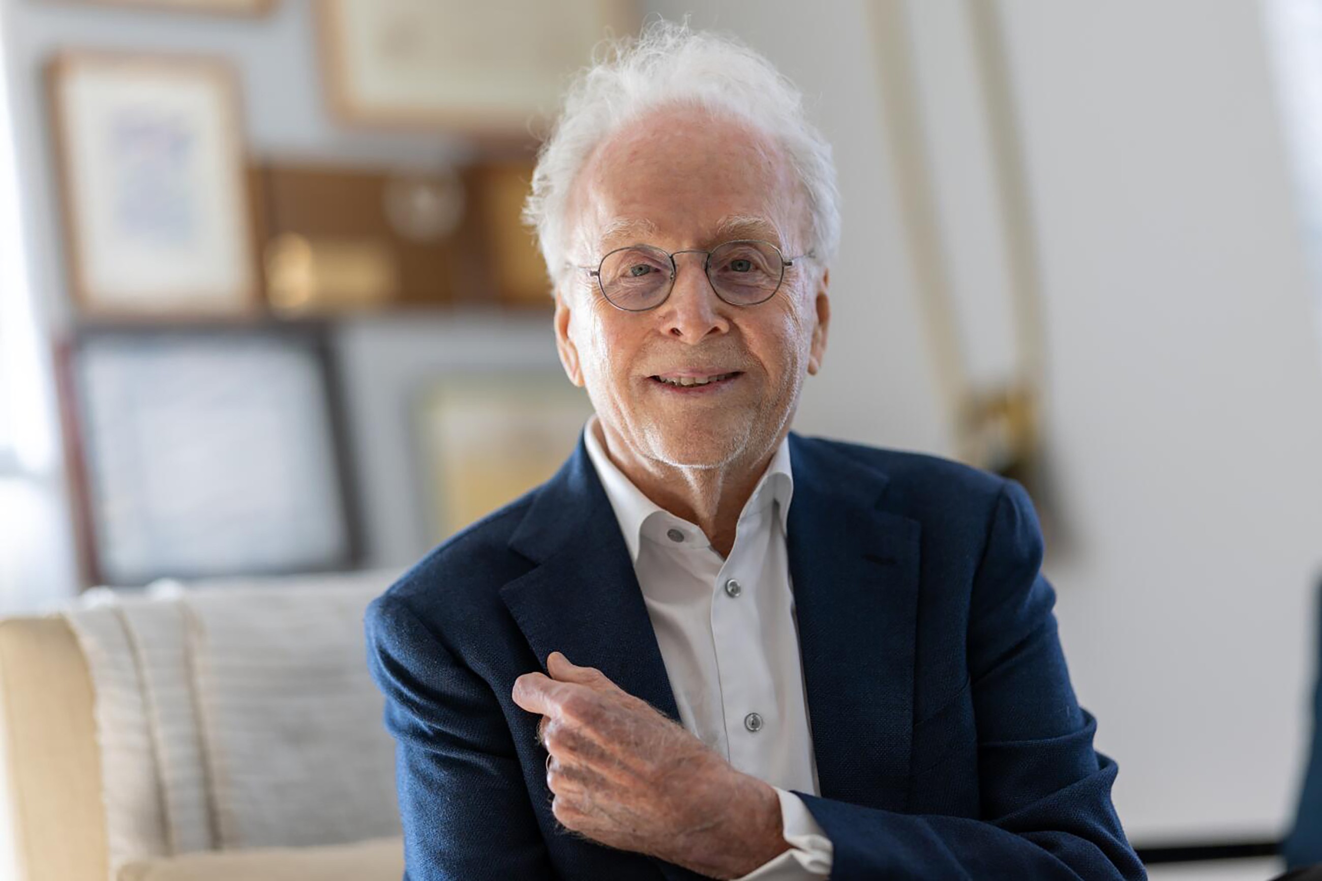 After six decades, 89-year-old shares LA&rsquo;s hidden truths