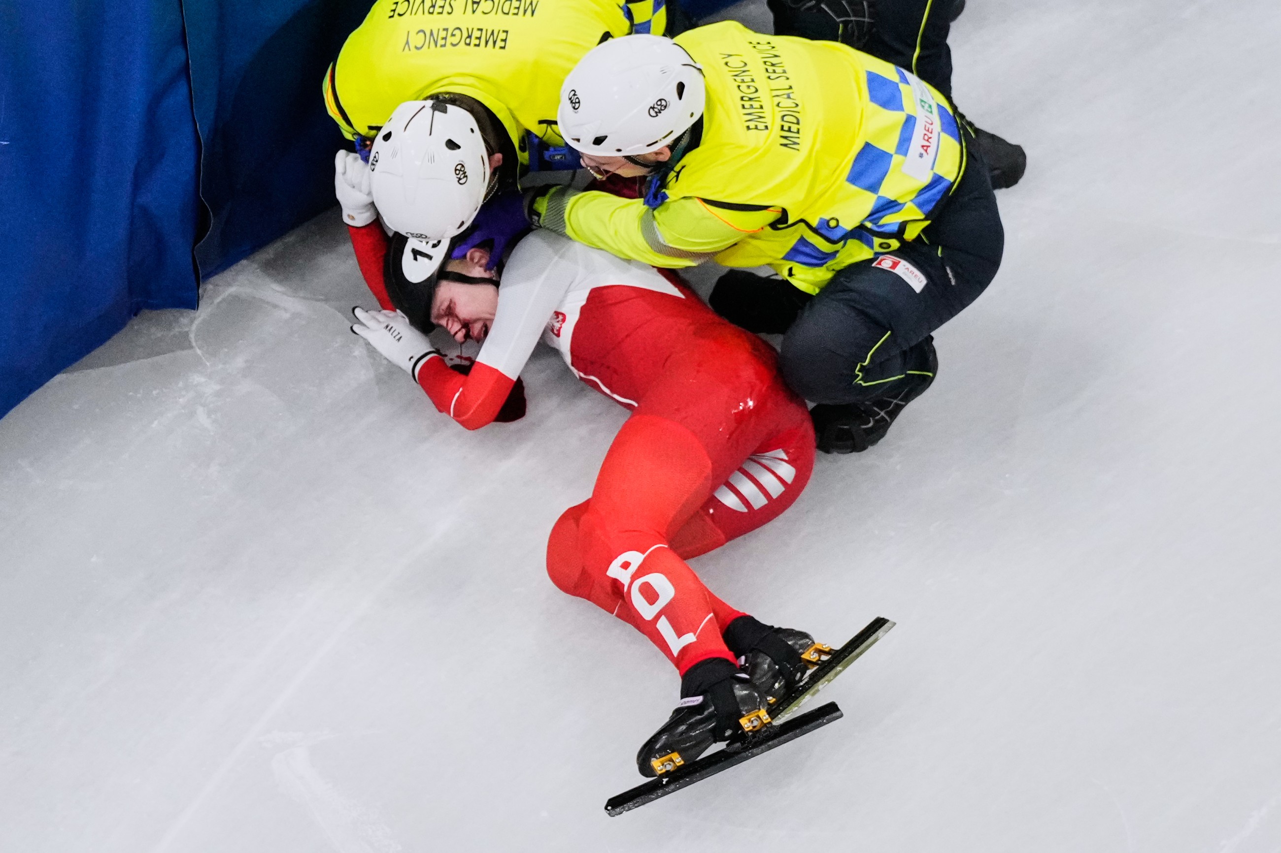 Winter Olympics: Polish speedskater Kamila Sellier in hospital after opponent's blade slices her face
