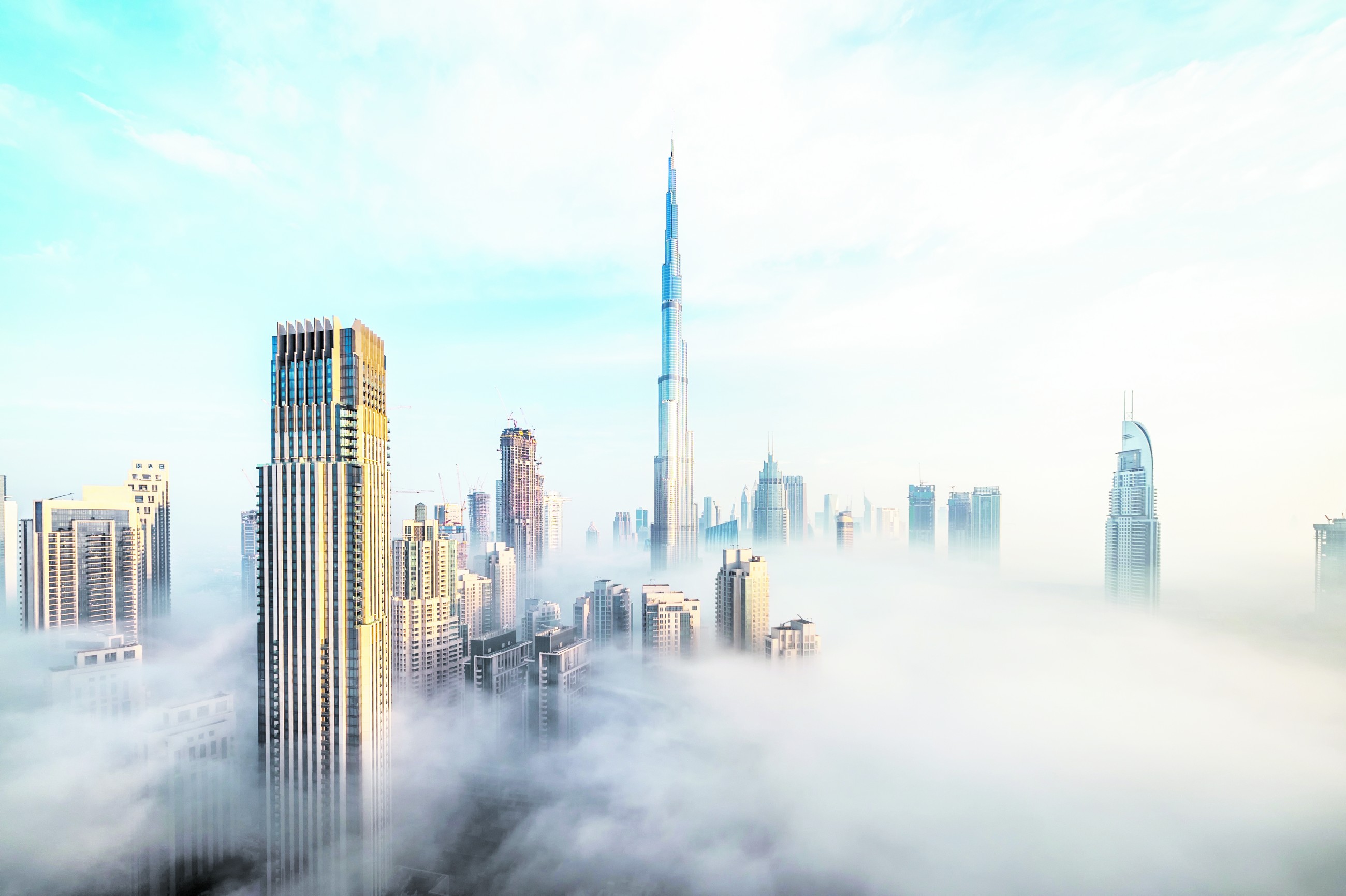 UAE warns of severe fog alert, motorists advised to exercise caution in streets