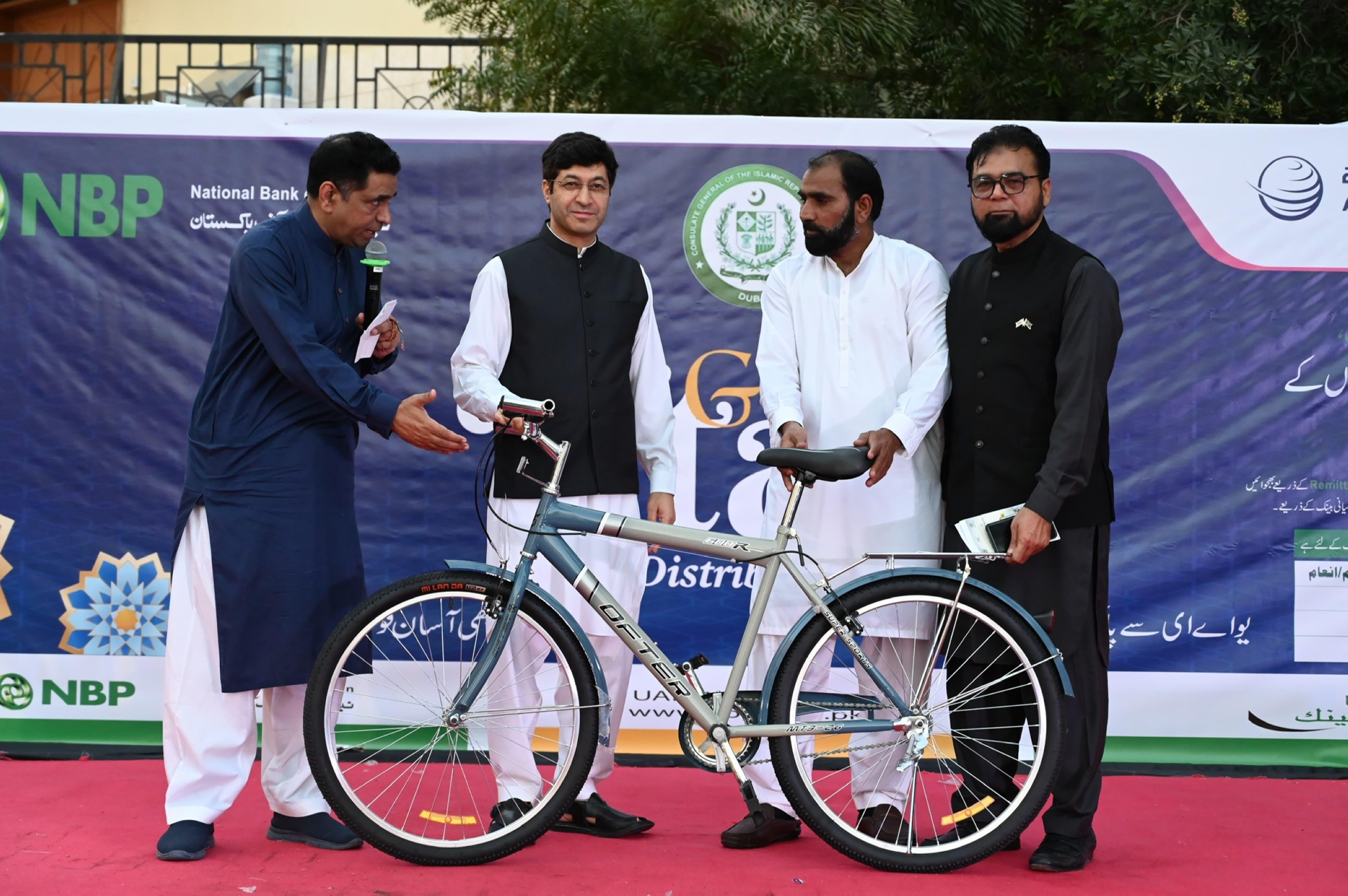 Pak consulate hosts Iftar dinner, event for workers