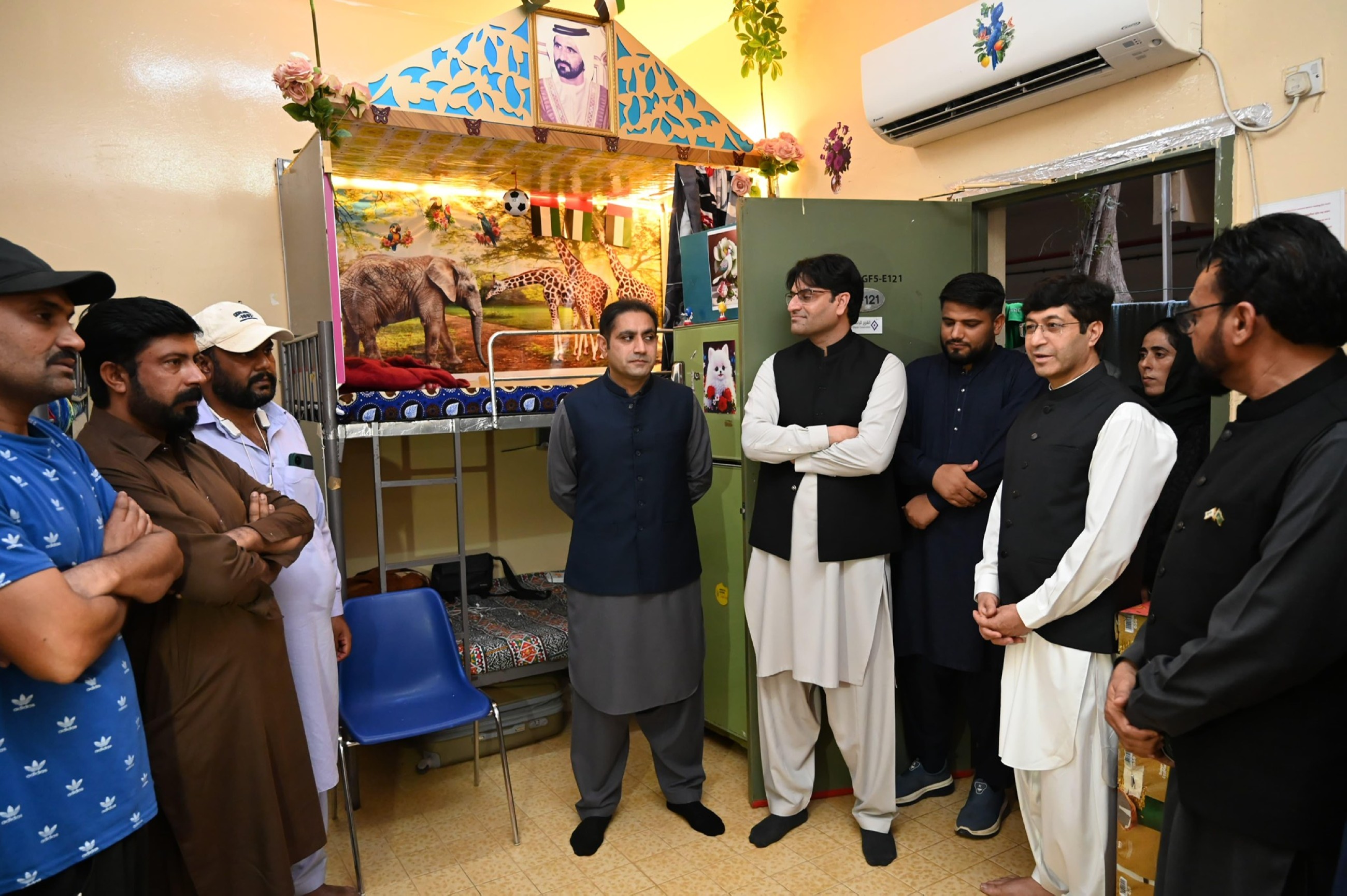 Pak consulate hosts Iftar dinner, event for workers