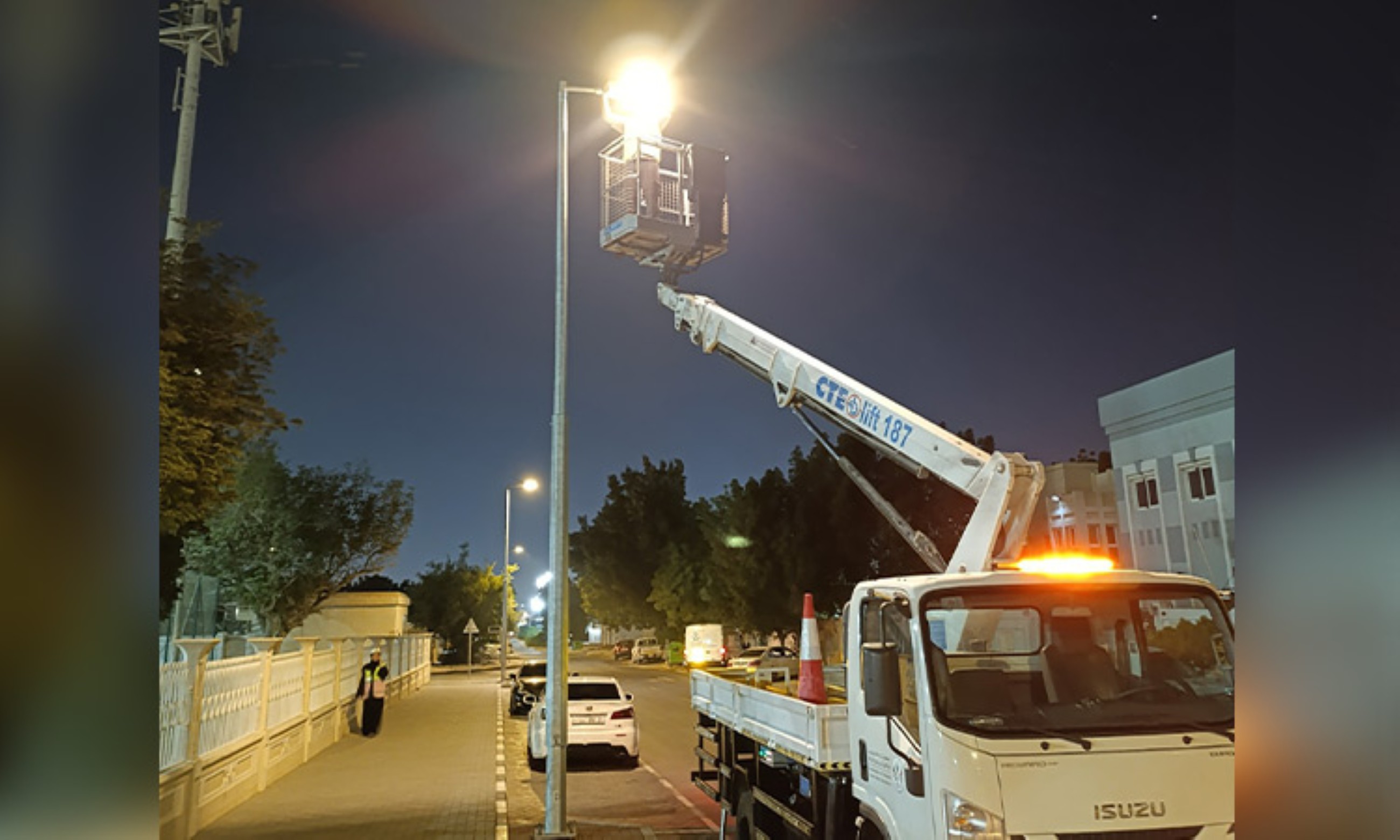 SEWA enhances Sharjah street lighting network, installs 4,359 new lighting poles