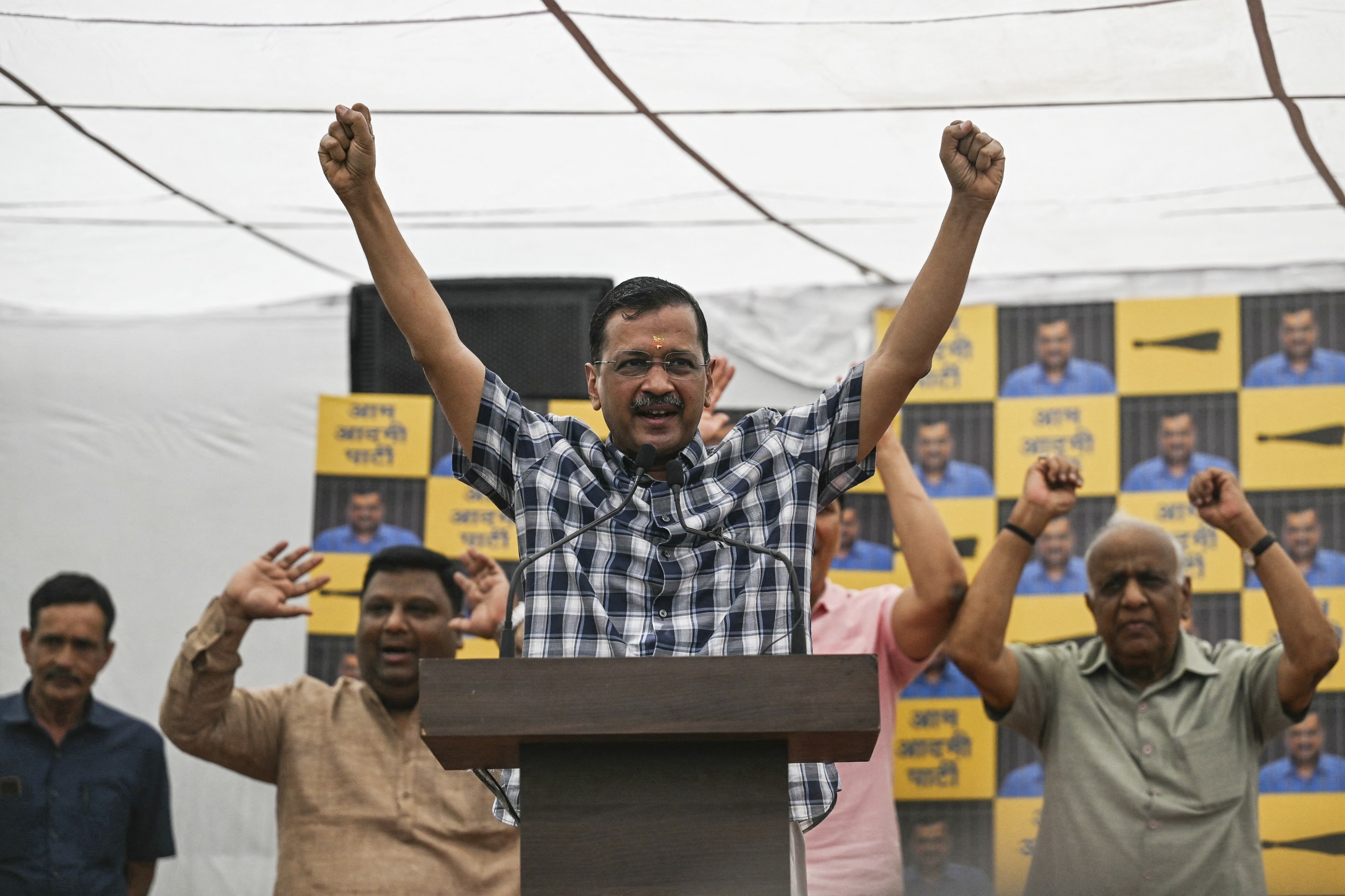 Former Delhi CM weeps inconsolaby after Delhi court clears his name in liquor policy scam